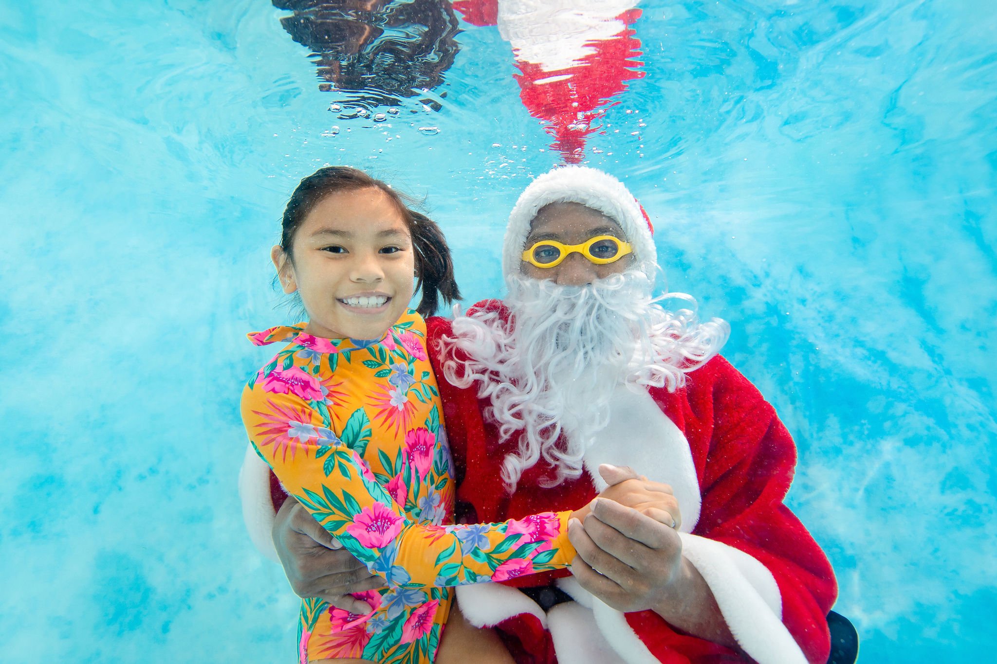 SwimwithSantaWatersafe-186.jpg