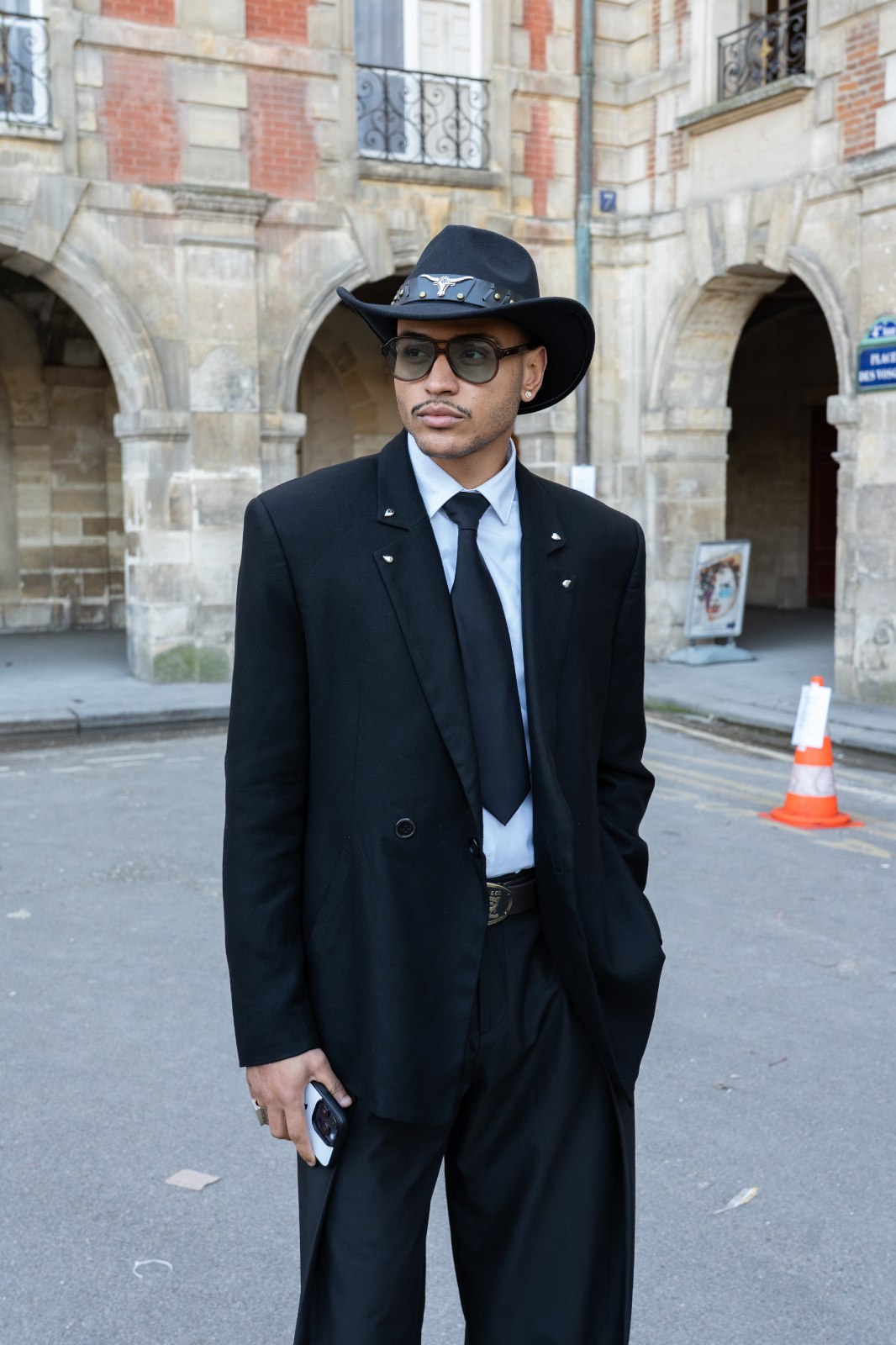 VAGUE presents PFW AW26 Day 2 Street Style by Katharina Viellechner 24.png