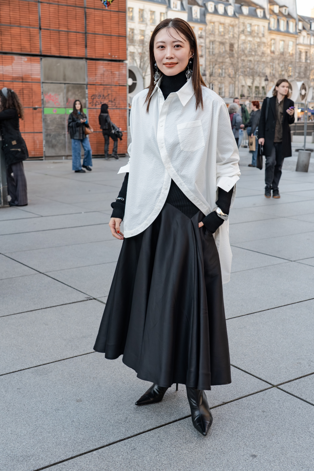 VAGUE presents PFW AW26 Day 2 Street Style by Katharina Viellechner 27.png