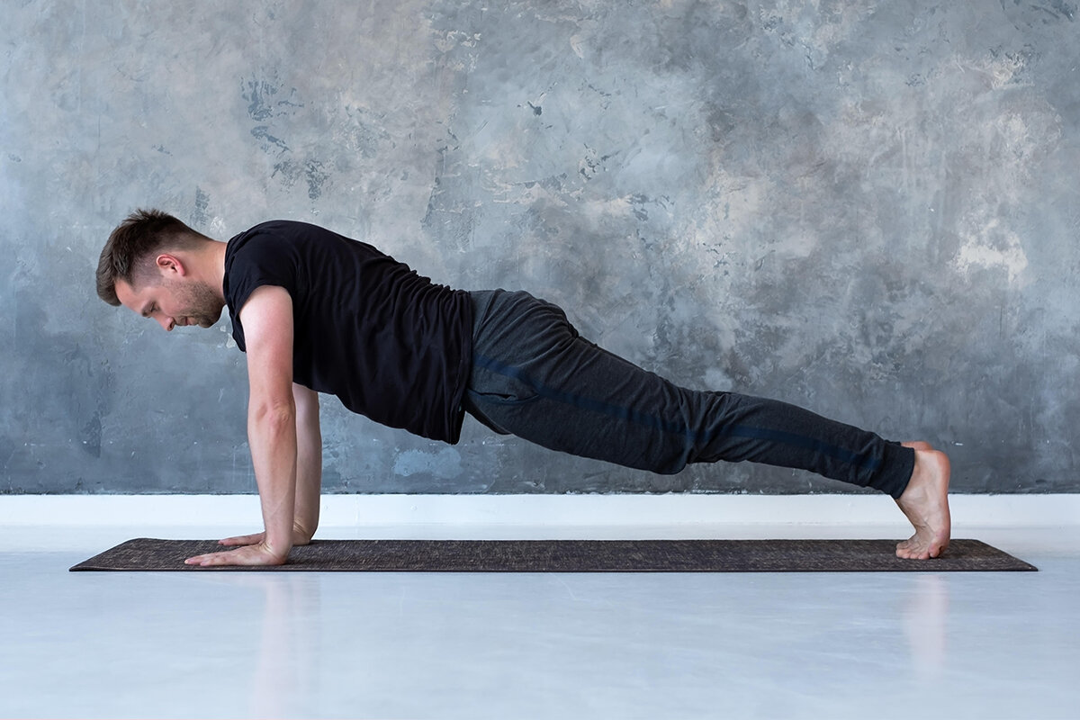 What Do Guys Wear to Yoga? — Men's