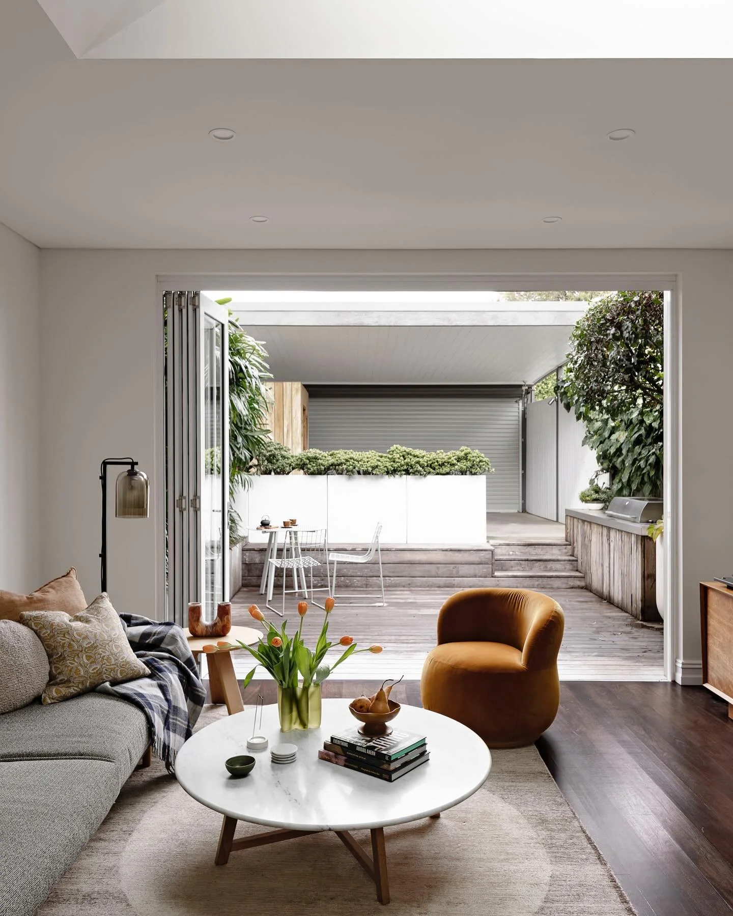 Balmain Contemporary : A renovation of a federation semi in Balmain.

Design : @sarah_yarrow 
Photos : @natspadaphotography