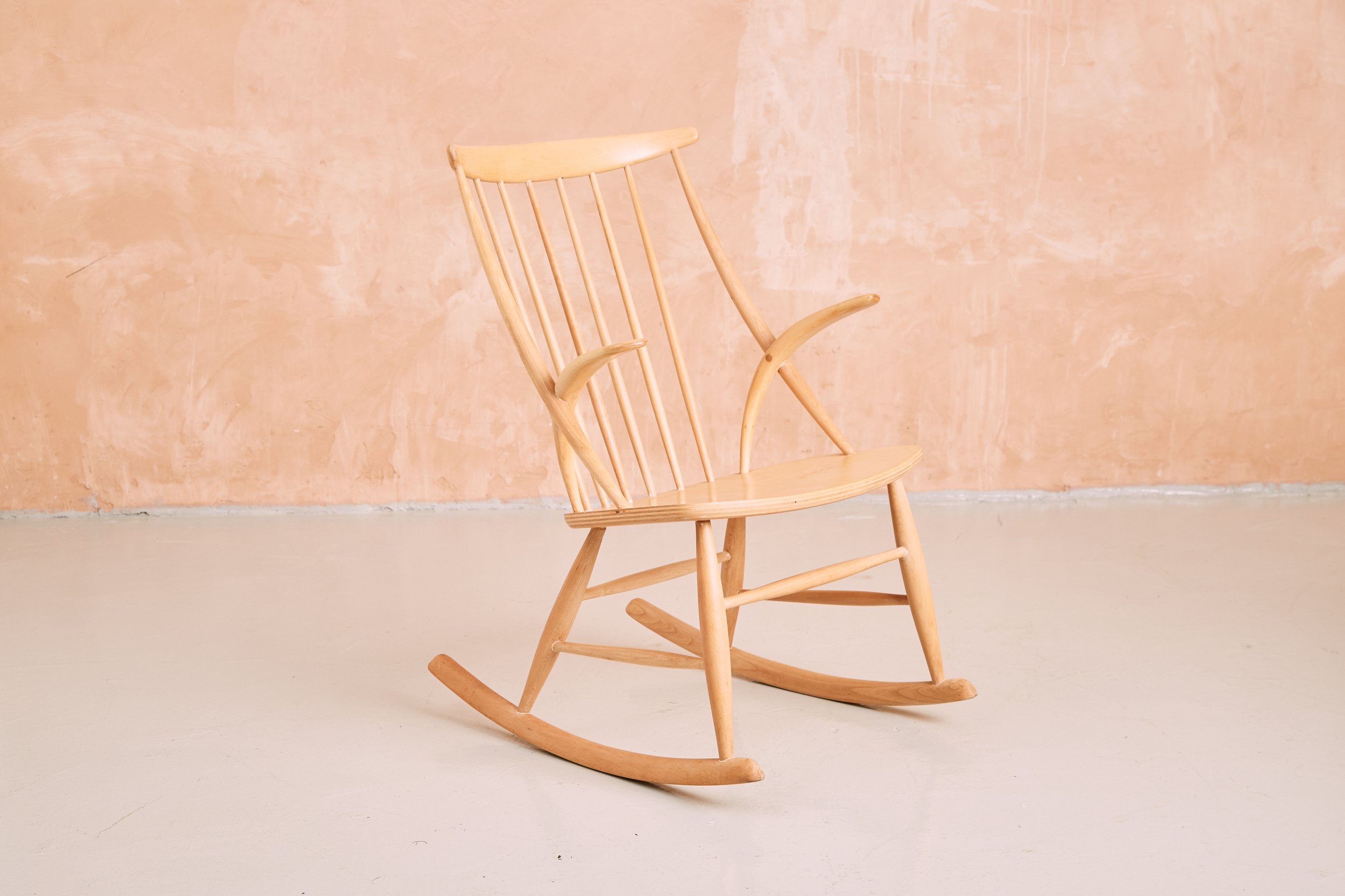 Illum Wikkelsø Niels Eilersen IW3 Rocking Chair Mid Century Vintage Danish Furniture