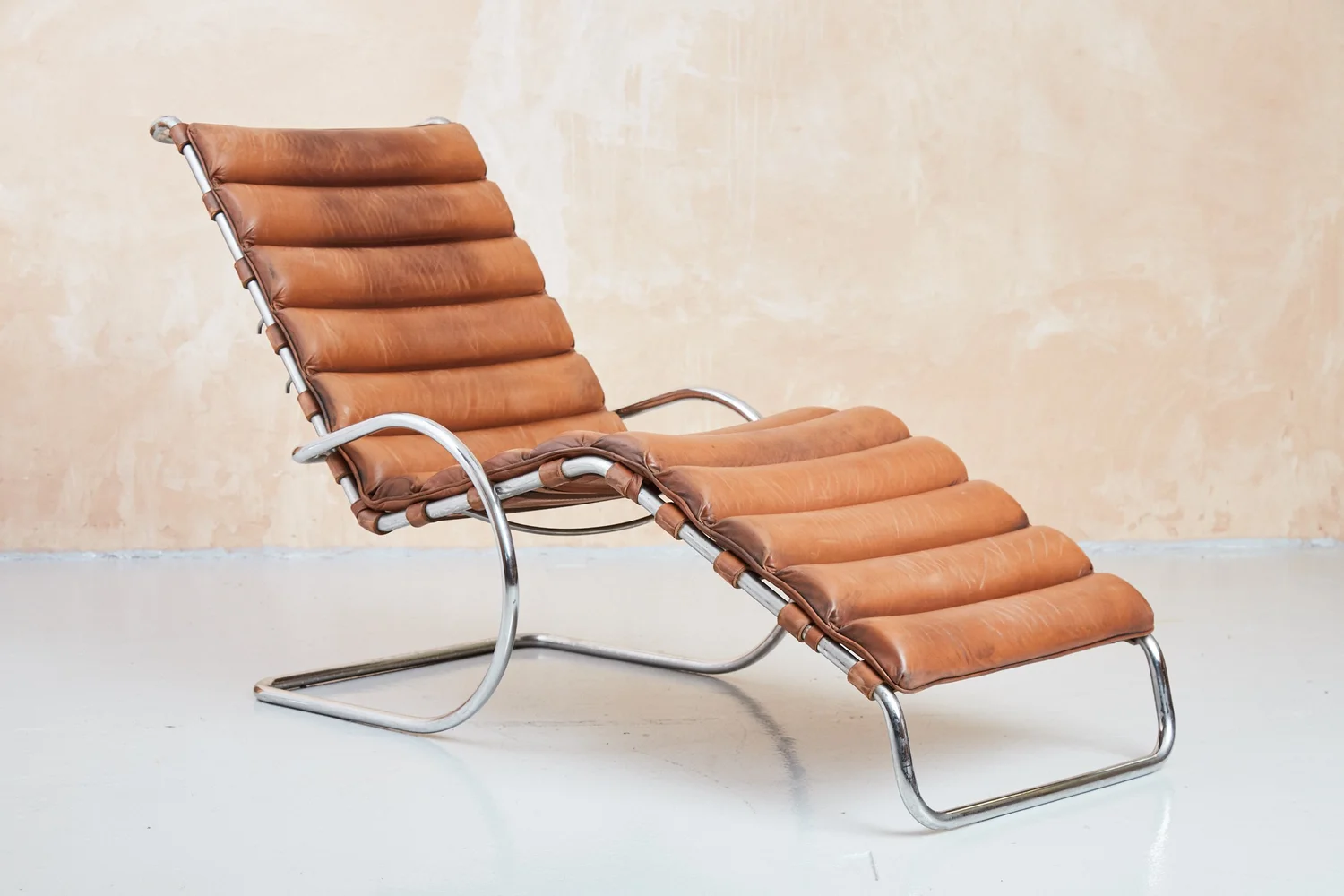 Mies Van Der Rohe 242 Chaise Longue Knoll Studio 1980s Tan Leather