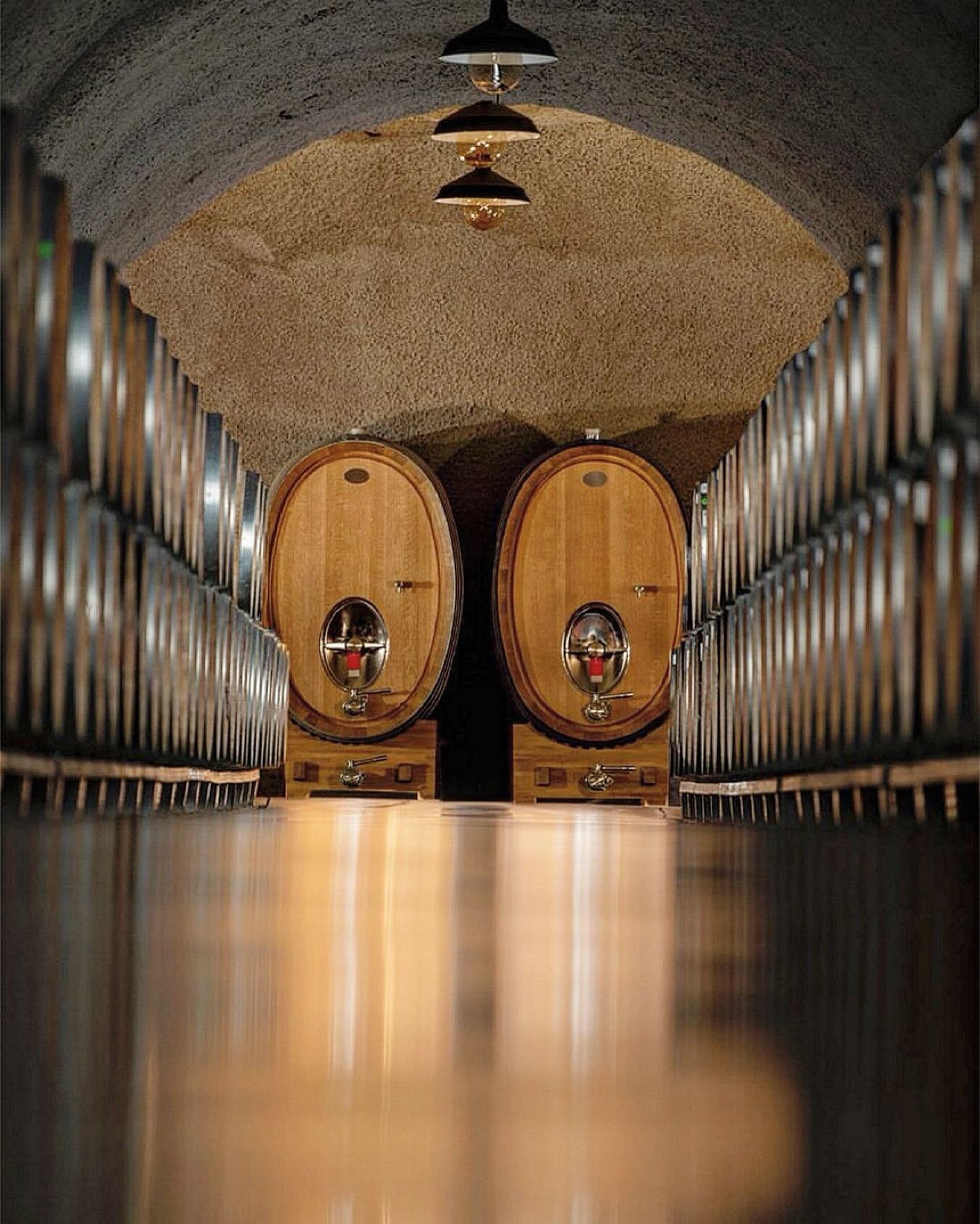 The cellar at @nealvineyards in the heart of the heart of Howell Mountain&hellip; 👀 
.
📸: @mark.jack.neal 
.
.
.
#wine #winelover #vineyard #winerylife #winespectator #winetime #winemaker #winelineup #californiawines #winespectatortop100 #winetime?