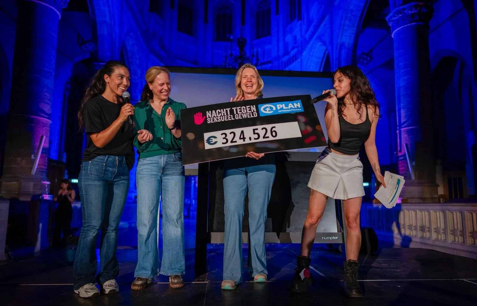 Lakshmi presenteerde  Nacht tegen seksueel geweld