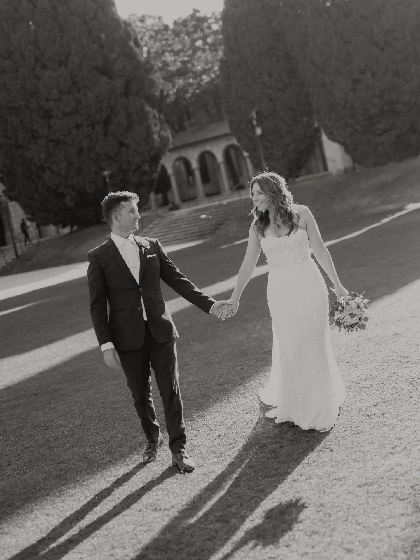 Secret garden ceremony. A stroll through campus. Sam &amp; Luke keeping it effortless.

#perthweddingphotographer