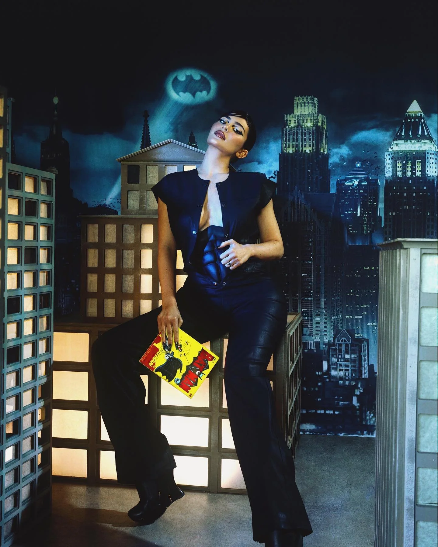 La colección de Batman x Kylie Cosmetics tiene las combinaciones perfectas para este Halloween