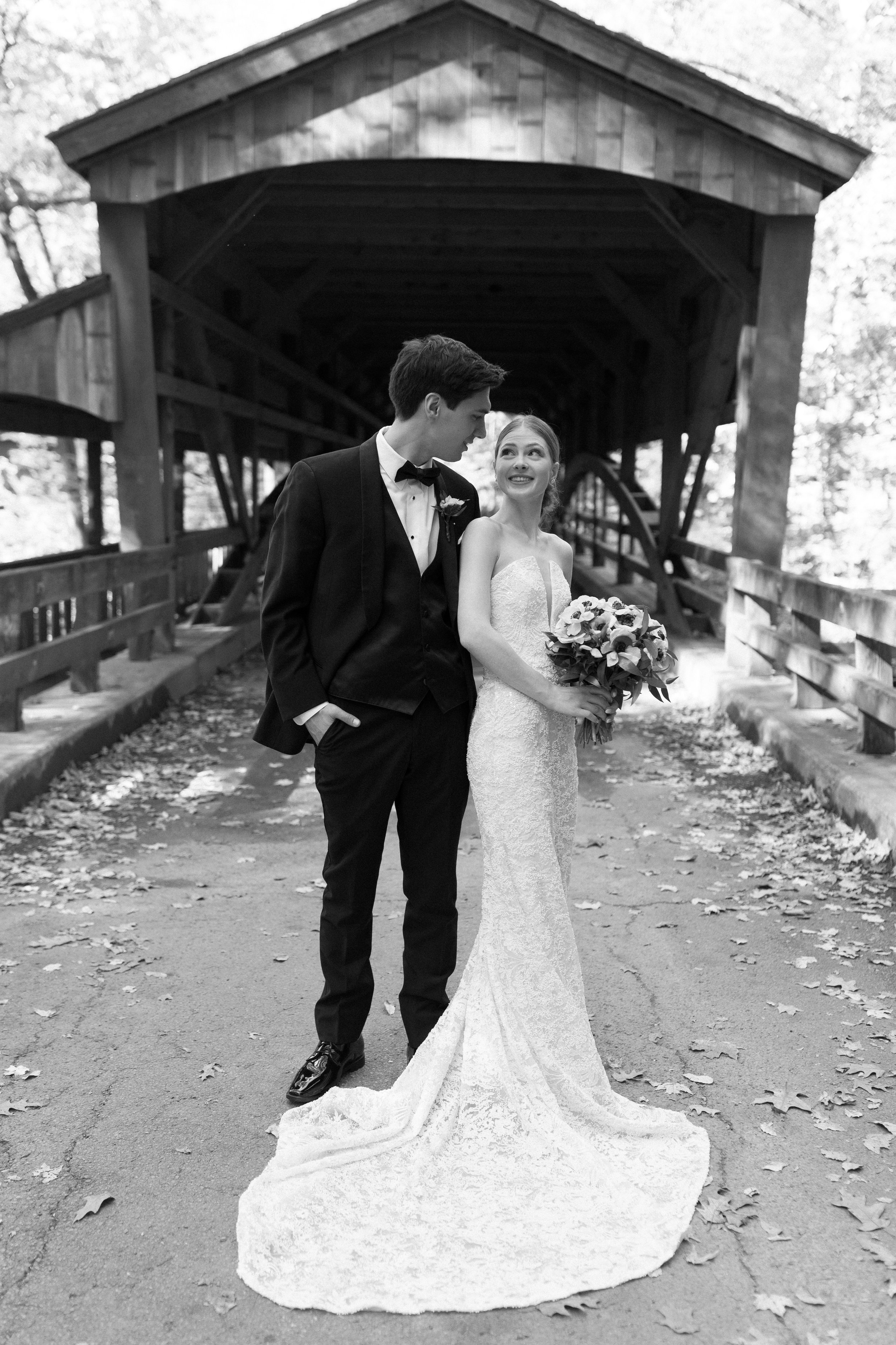 Romantic Wedding in Downtown Ohio Youngstown