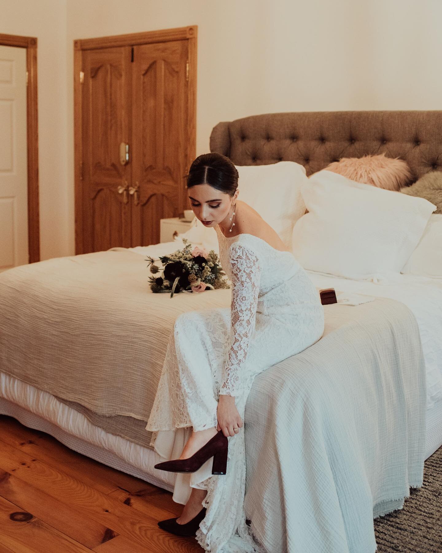 I never thought I would miss this feeling... ⁣
⁣
The post-wedding day hangover. This is not your typical hangover, it&rsquo;s the wedding photographer hangover. This sometimes include body aches, sore feet and strained, tired eyes. (Wedding photograp