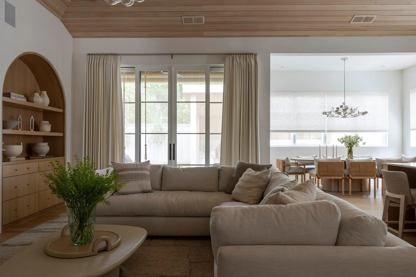 Mixon⁠
⁠
Imagine unwinding in a space that provides a comforting retreat from the day's hustle. ⁠
⁠
#midwayhallow #dallasarchitecture #dallasdesign #dallasarchitect #eastdallas #residentialarchitecture #Dallas #womanownedbusiness