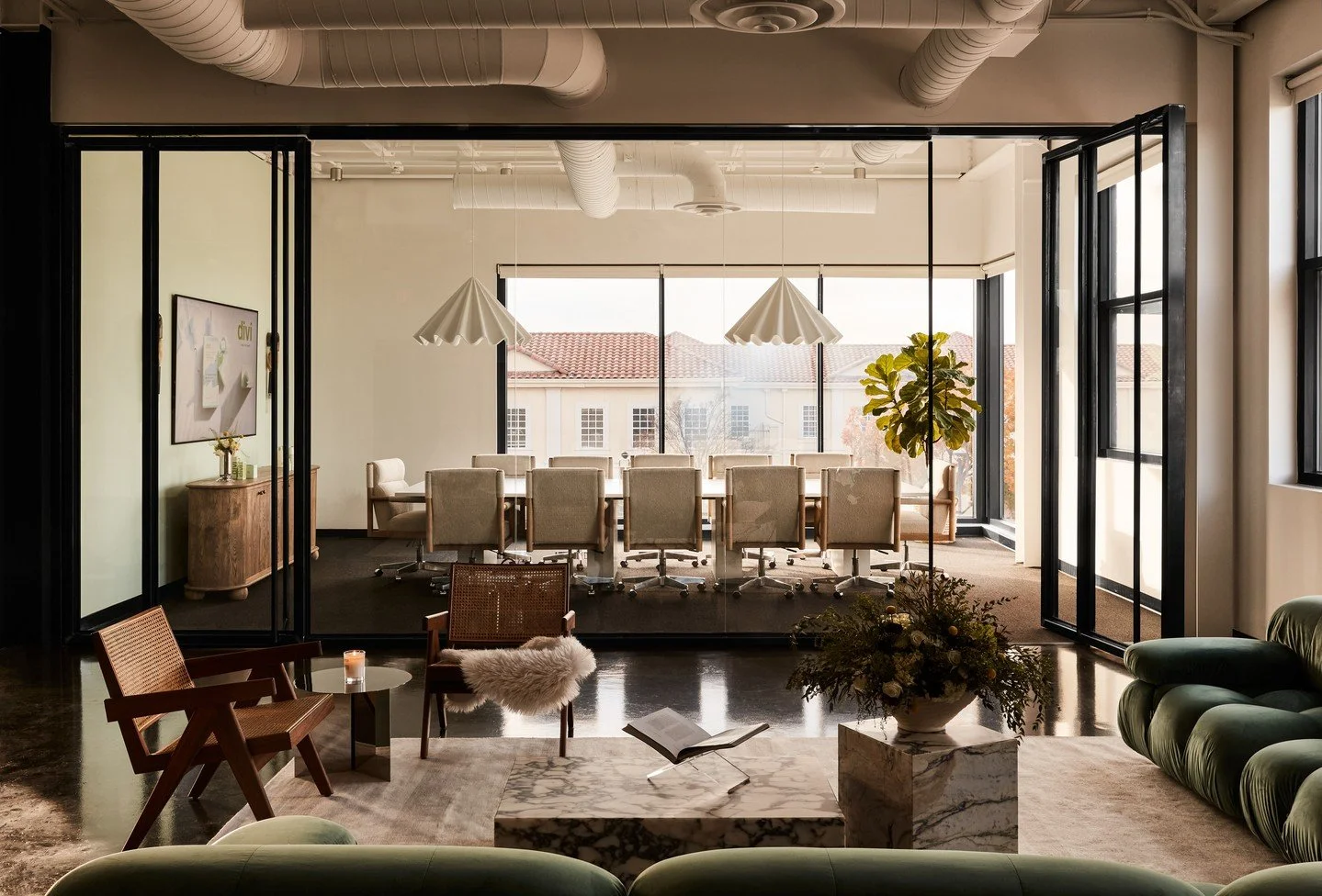 Divi Official conference room.⁠
⁠
@rttxconstruction⁠
@kariadesignstudio⁠
⁠
#dallasarchitecture #dallasdesign #dallasarchitect #Dallas #womanownedbusiness