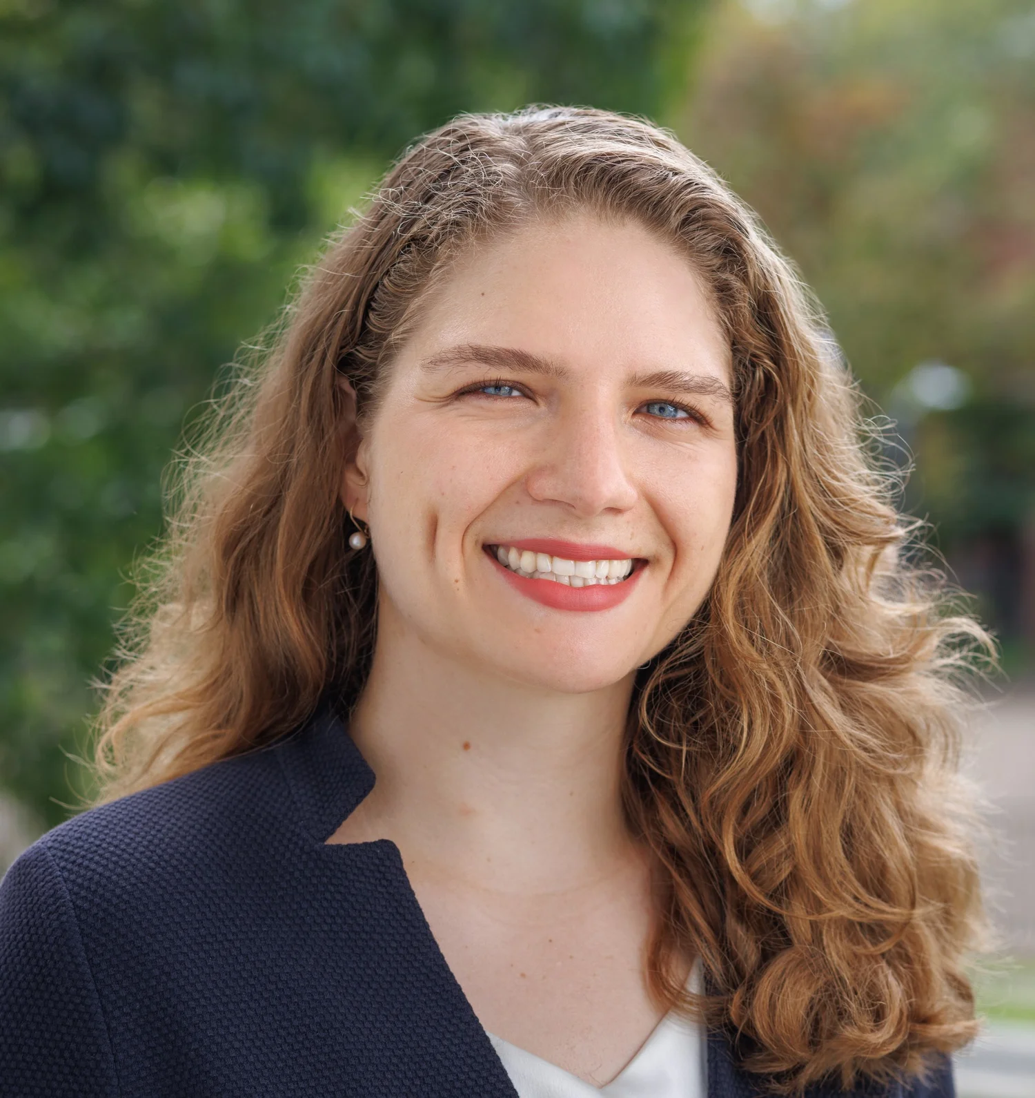 Episode 104: Victoria Angelova on the Comparison between Algorithms and Humans Making Decisions