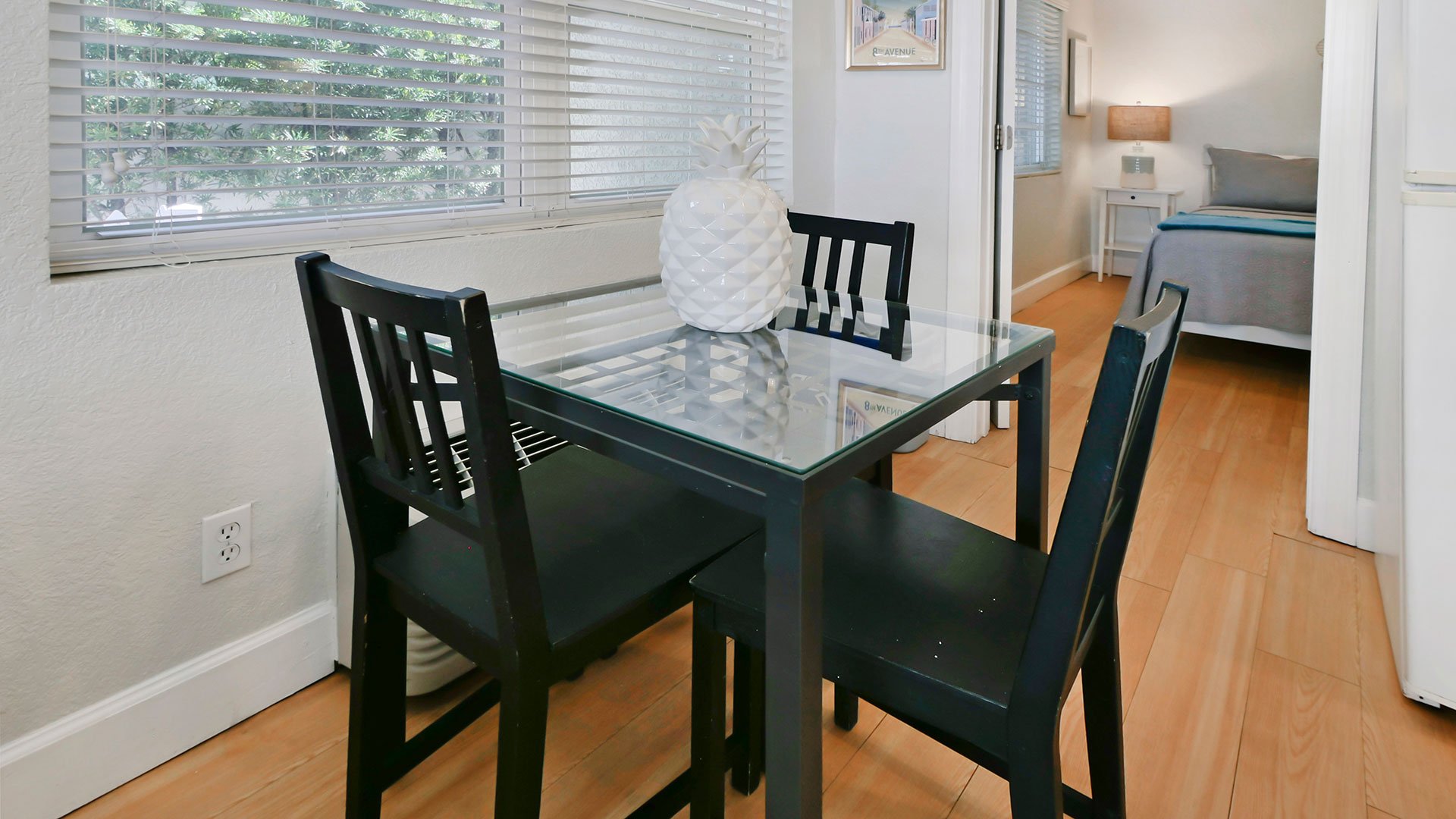 Kings Suite room with kitchen table and chairs