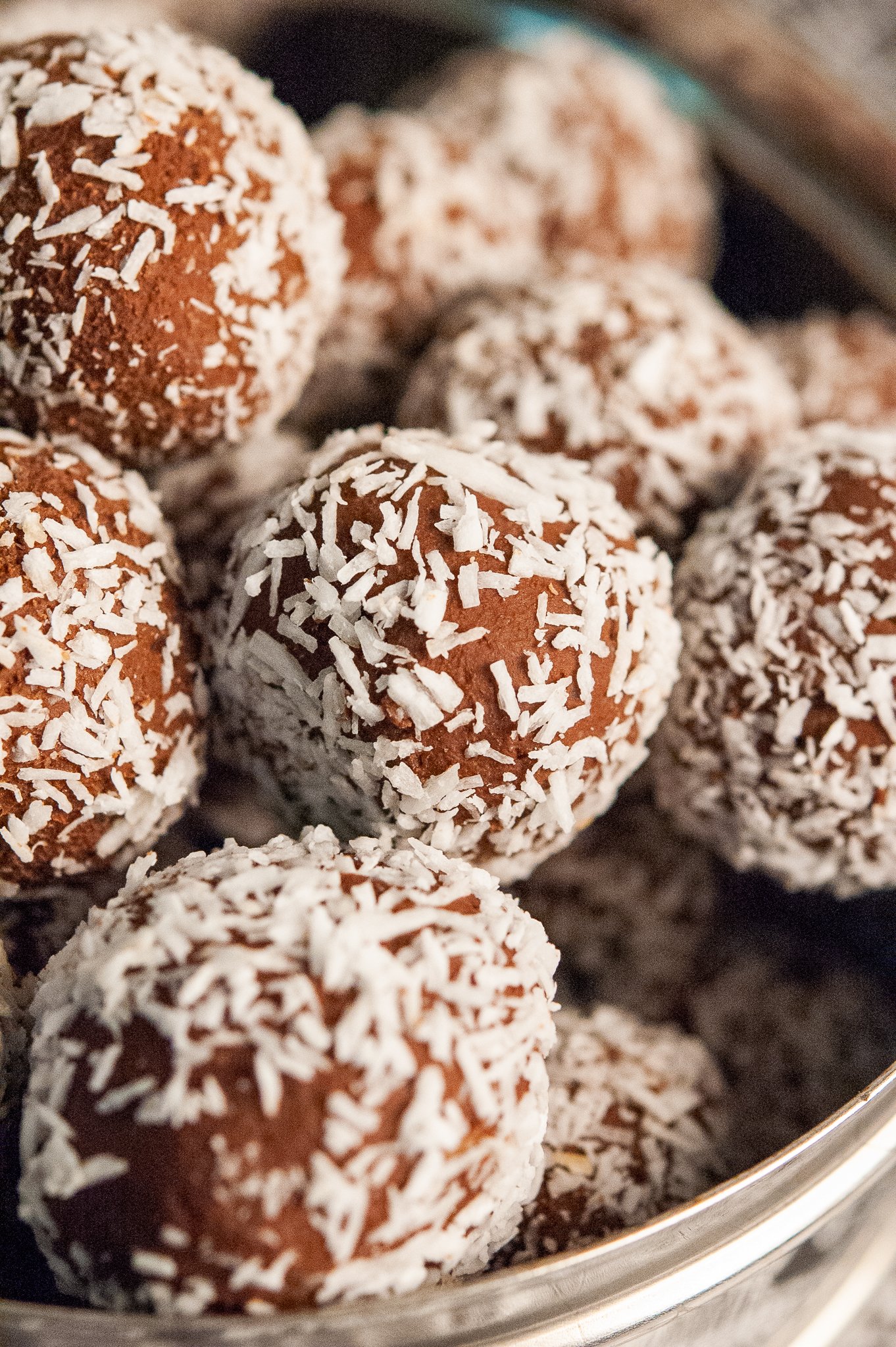 Truffes à la cardamome et à la noix de coco