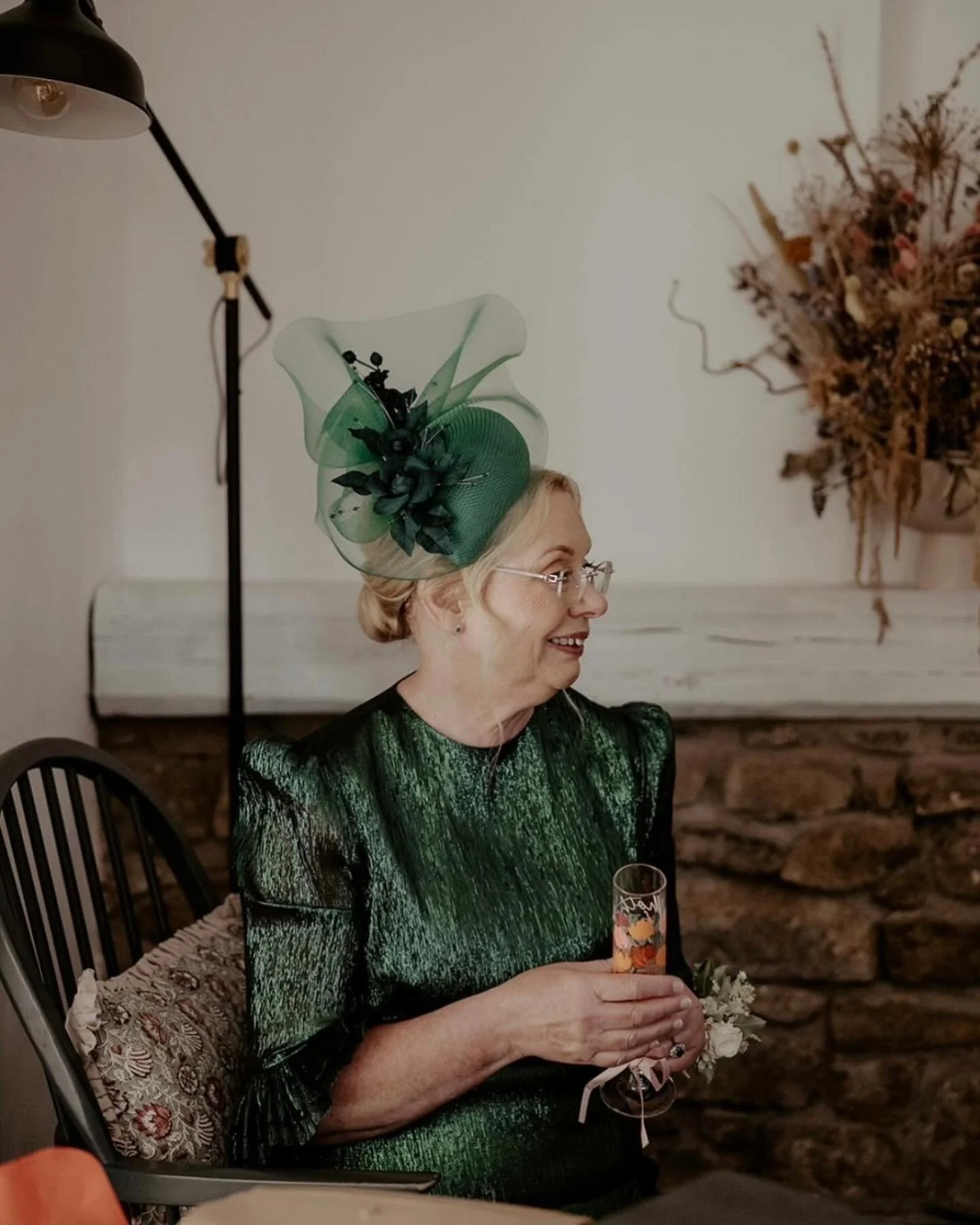 🌿 Lovely Client Spotlight: Elizabeth, Mother of the Groom! 🌿

Creating this custom headpiece for Elizabeth was an absolute joy. 💚 Carefully crafted to match her stunning dress, every detail was designed to enhance her natural elegance on her son&r