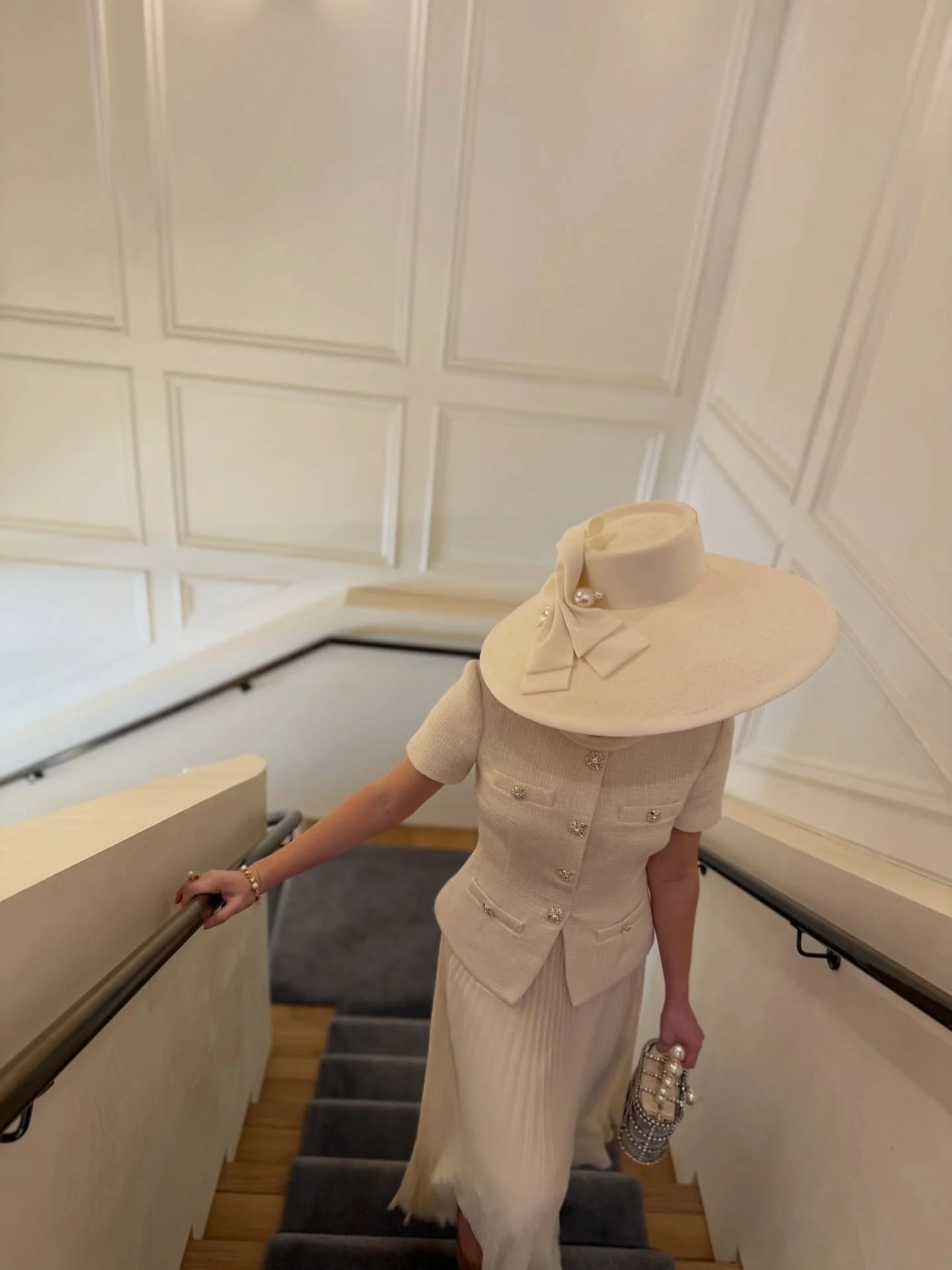 Meet Annie 🖤our Breakfast at Tiffany&rsquo;s inspired downturned brim, a timeless silhouette with effortless elegance and a touch of 1950s glamour.

Styled by @theshopper_x 

@boodles