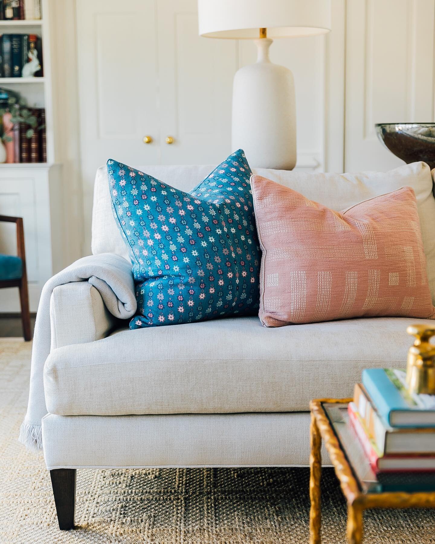 Family room installation complete. So excited About these photos from @zoegrant_  #interiors #familyroom #interiordesign #757 #virginiabeach #norfolk