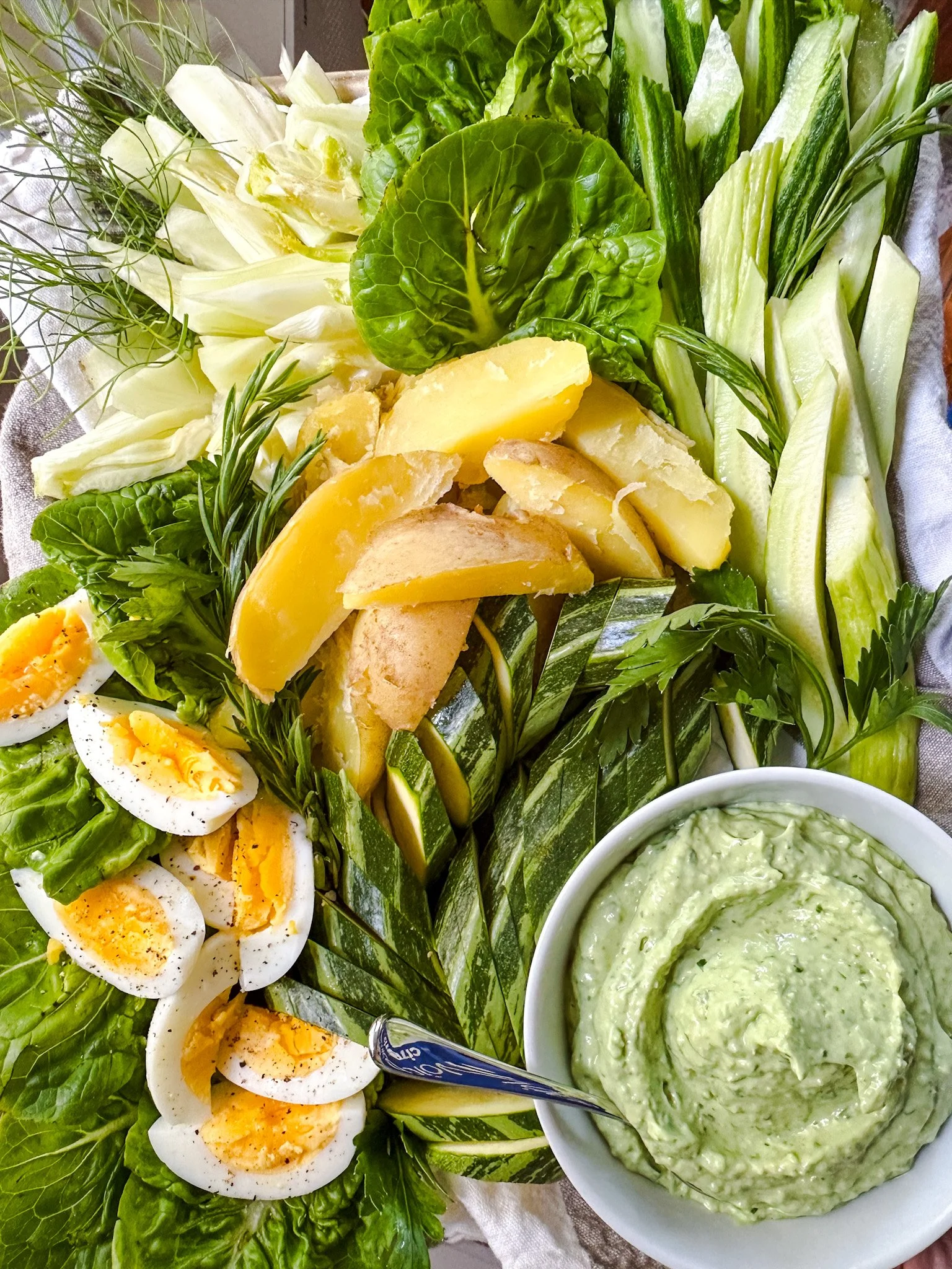 It's Super Bowl Sunday, and the Bay is buzzing. Us? We're hanging at the market this morning swapping recipes, picking up the tastiest snacks and sweetest treats. Good luck to those guys tossing a ball around--the only feat of physical prowess we're 