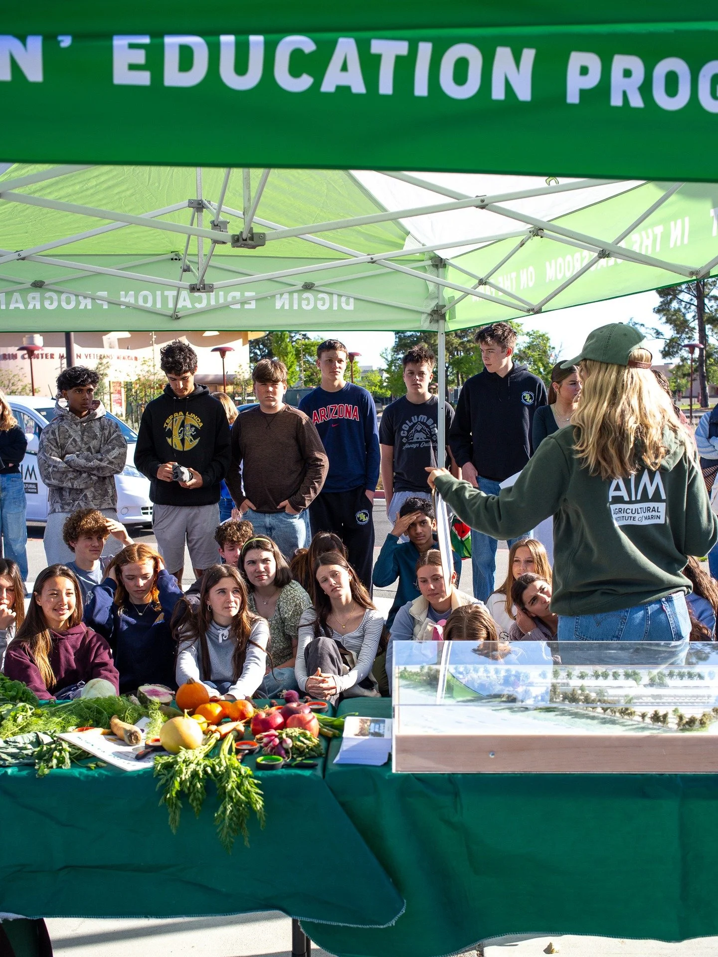 Freshmen from @terralindahigh recently joined Diggin' Education to learn about the impact of farmers markets on our communities and planet. 

We shared the model of AIM&rsquo;s Center for Food and Agriculture to demonstrate the significance of our ma