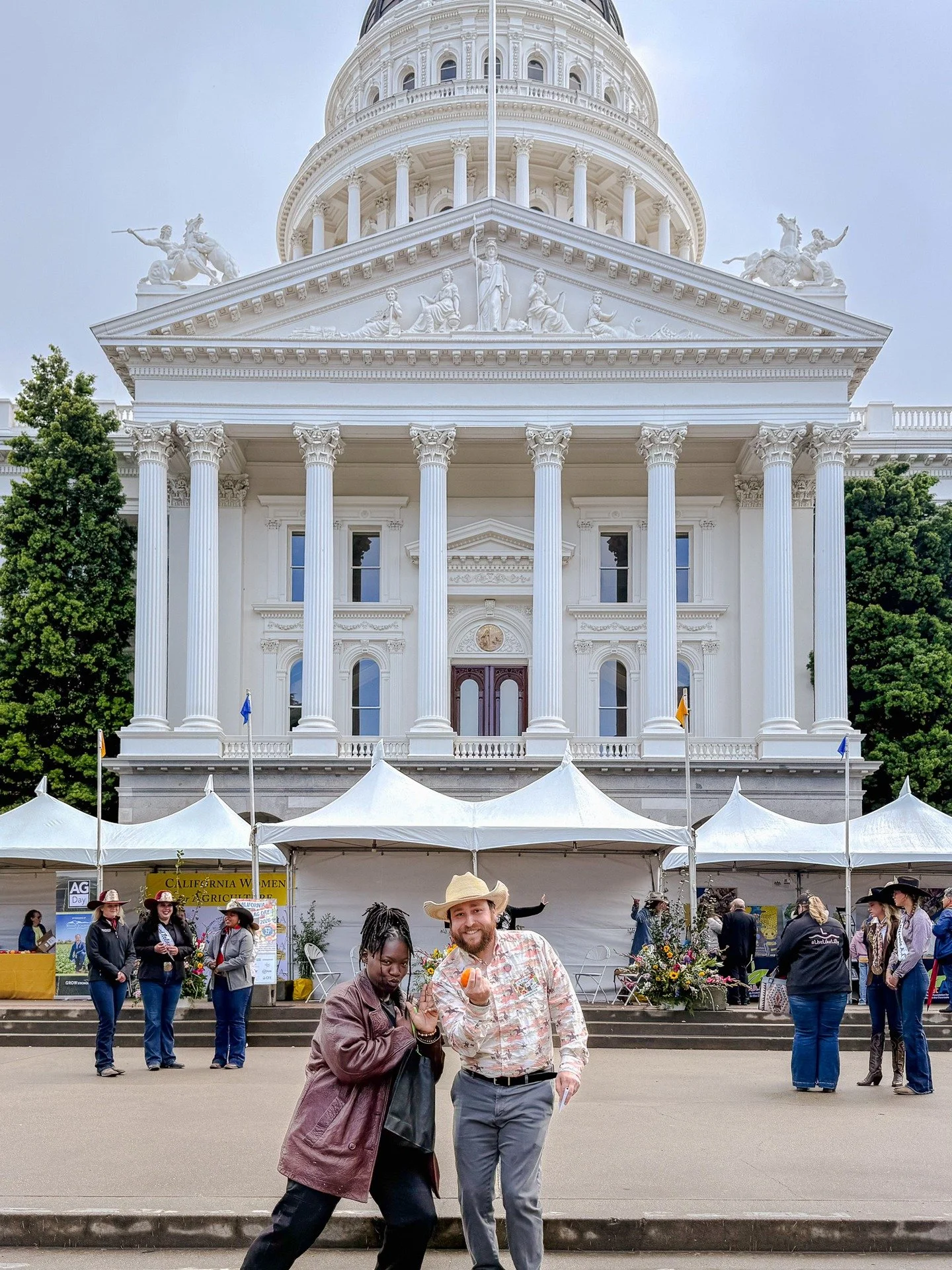 AIM spent the day in Sacramento for California Agriculture Day! We celebrated California grown agriculture and teamed up with @ca_farmersmarketalliance to discuss the importance of farmers markets and Market Match.