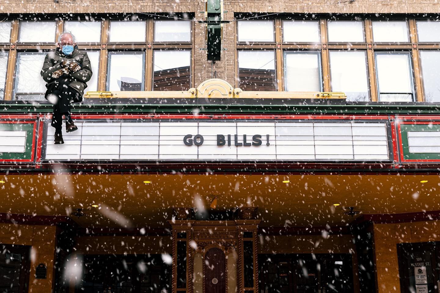 Waiting for Sunday night got us feeling like...
Let's Go @buffalobills !!!
#bills #billsmafia #ithacaisgorges #buffalobills #nfl #billsnation #ithaca #flx #ithacany #statetheatreithaca