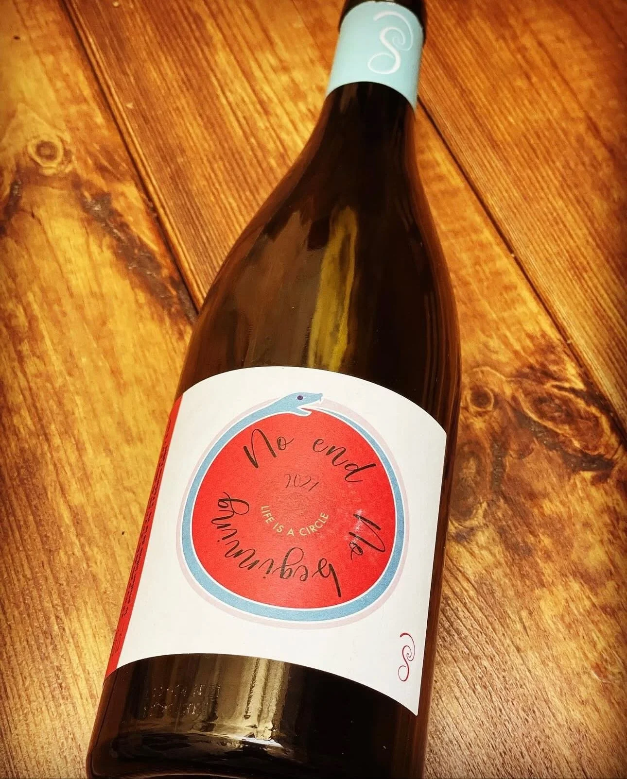 Elle est de retour avec sa cuv&eacute;e No Beginning No End version rouge 🤗

Deuxi&egrave;me arrivage des vins de @laspandacalce avec cette superbe Syrah tout en douceur et en puret&eacute; que vous pourrez d&eacute;couvrir pour la premi&egrave;re f