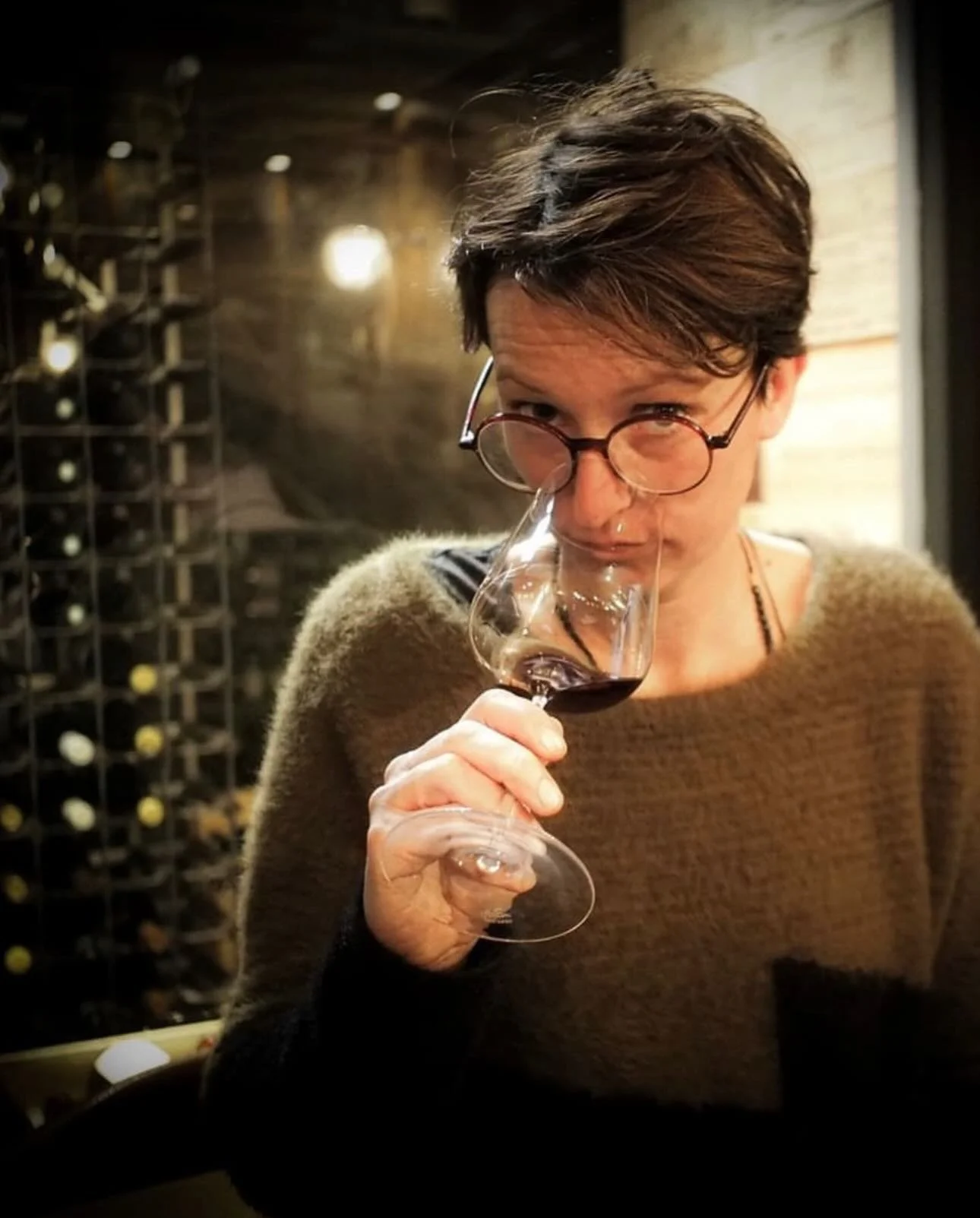 Dernier arrivage de 2025 avec les magnifiques beaujolais de @annesophiefleurie 🥵🎊😋

Au naturel, serait peut-&ecirc;tre la meilleure d&eacute;finition de ce domaine et de la viticultrice qui s&rsquo;y cache derri&egrave;re. Anne-Sophie Dubois est n