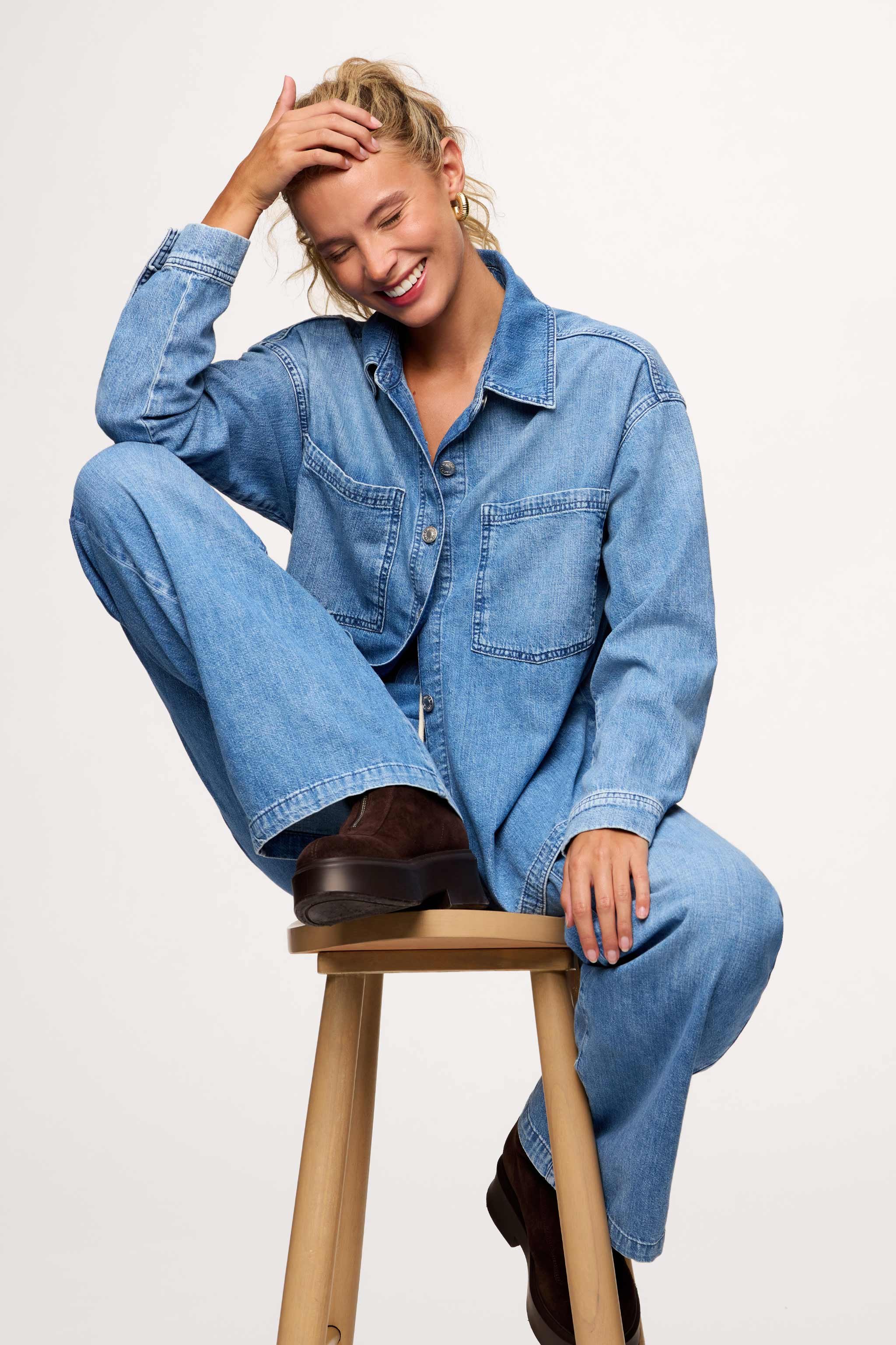 WS-1293-1294-MID-BLUE-DENIM-S_On-Model_Styled-Prop_Georgie.jpg