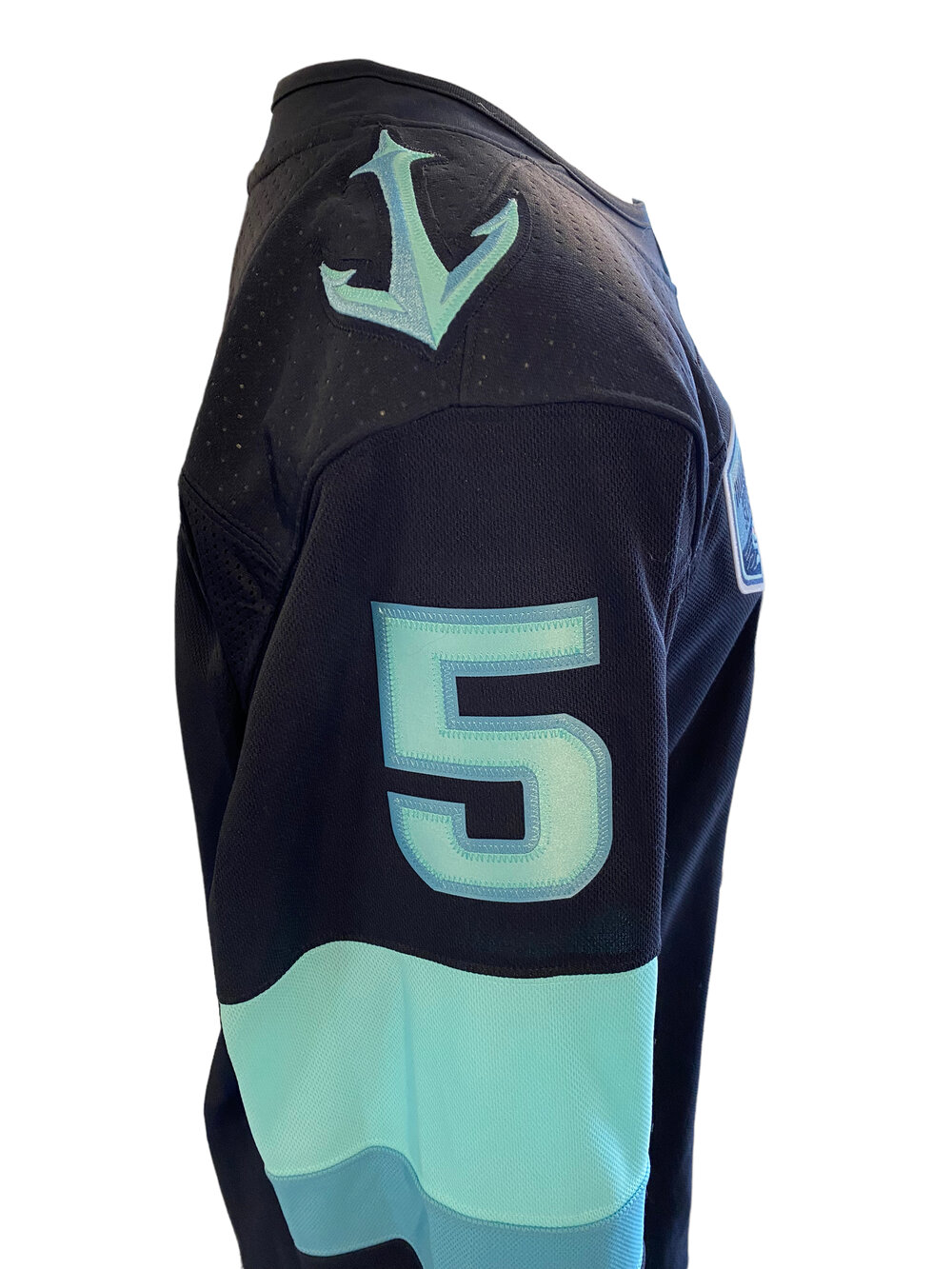 Fans get their hands on the first official Seattle Kraken jerseys