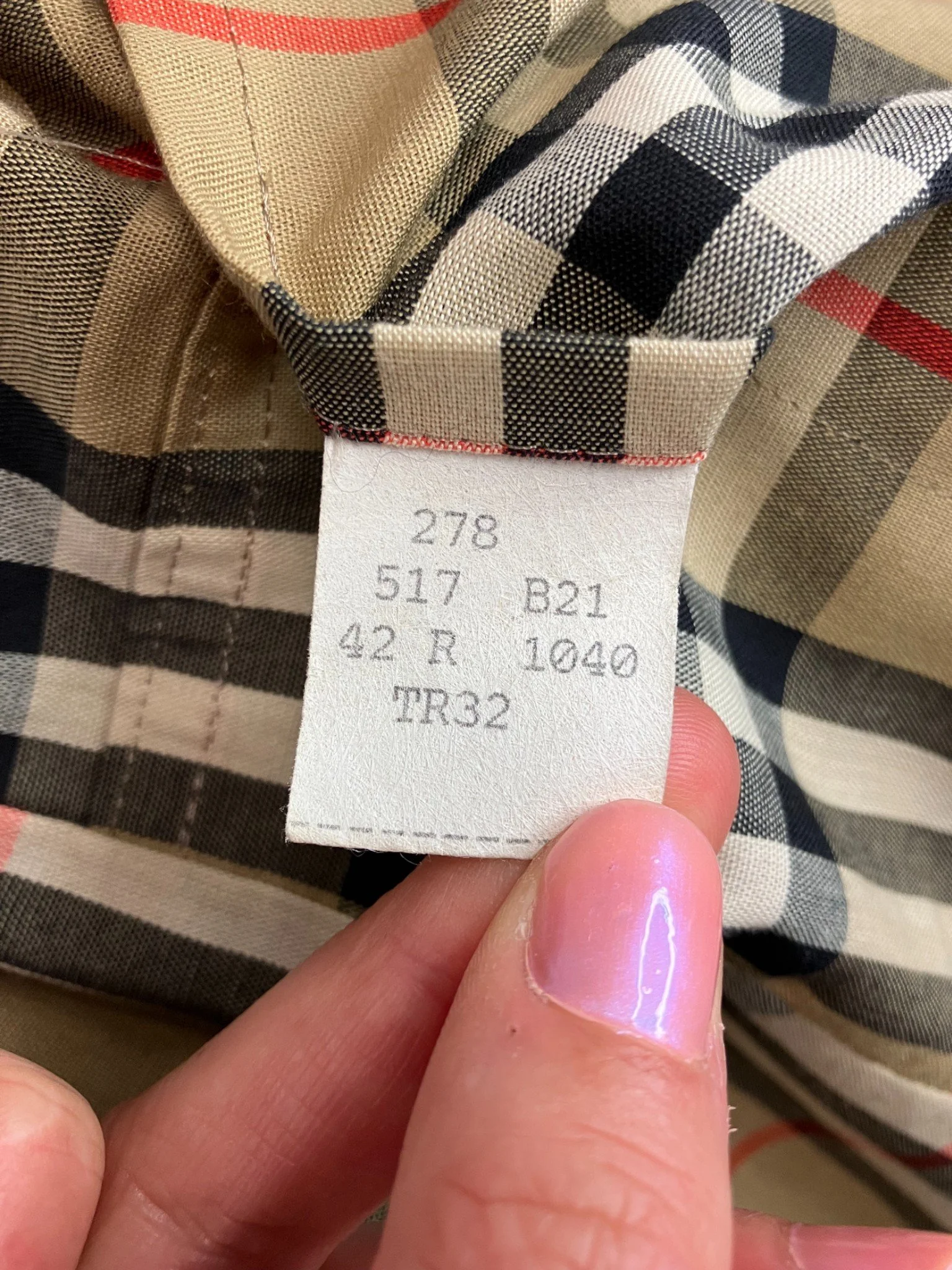 20251210_001732619_iOS.jpg?