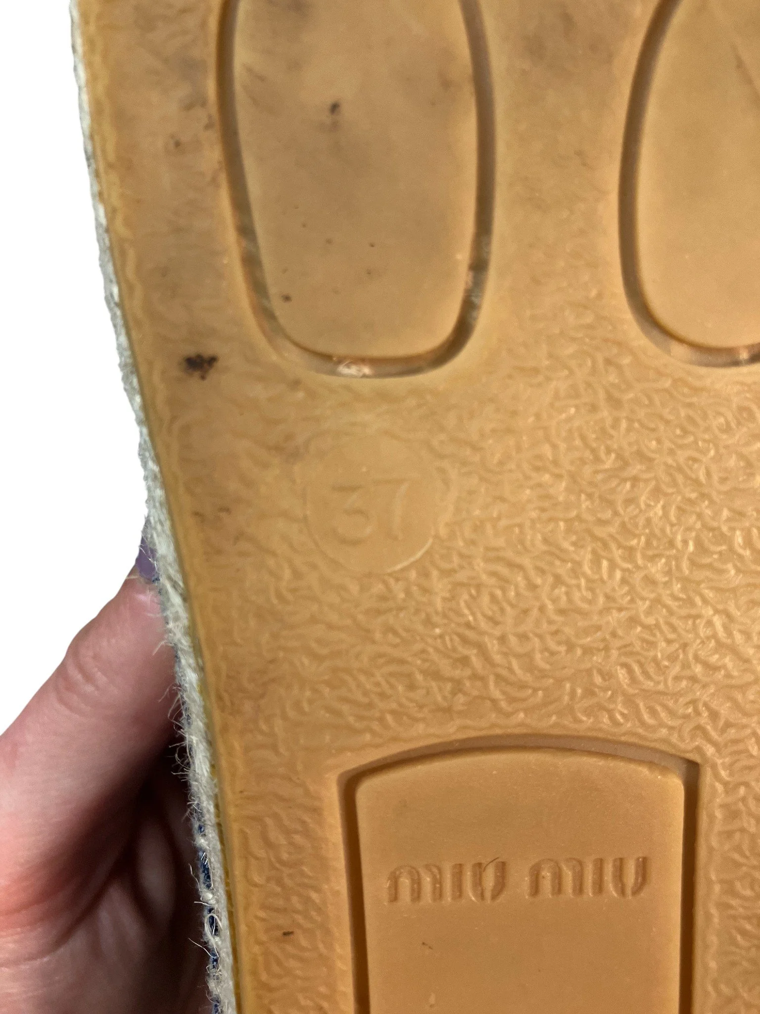 20251117_225313003_iOS.jpg?