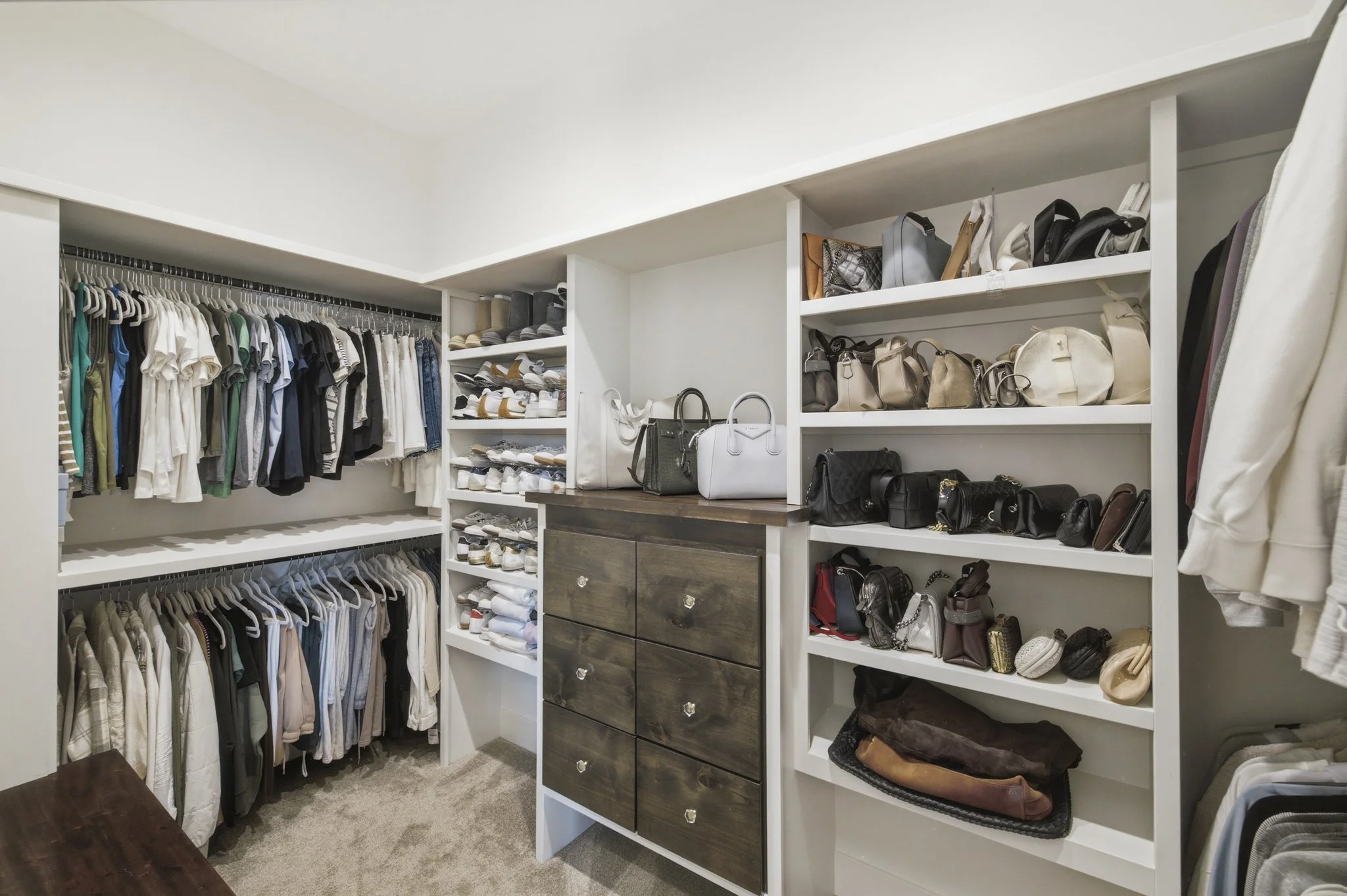 053-Interior.jpg