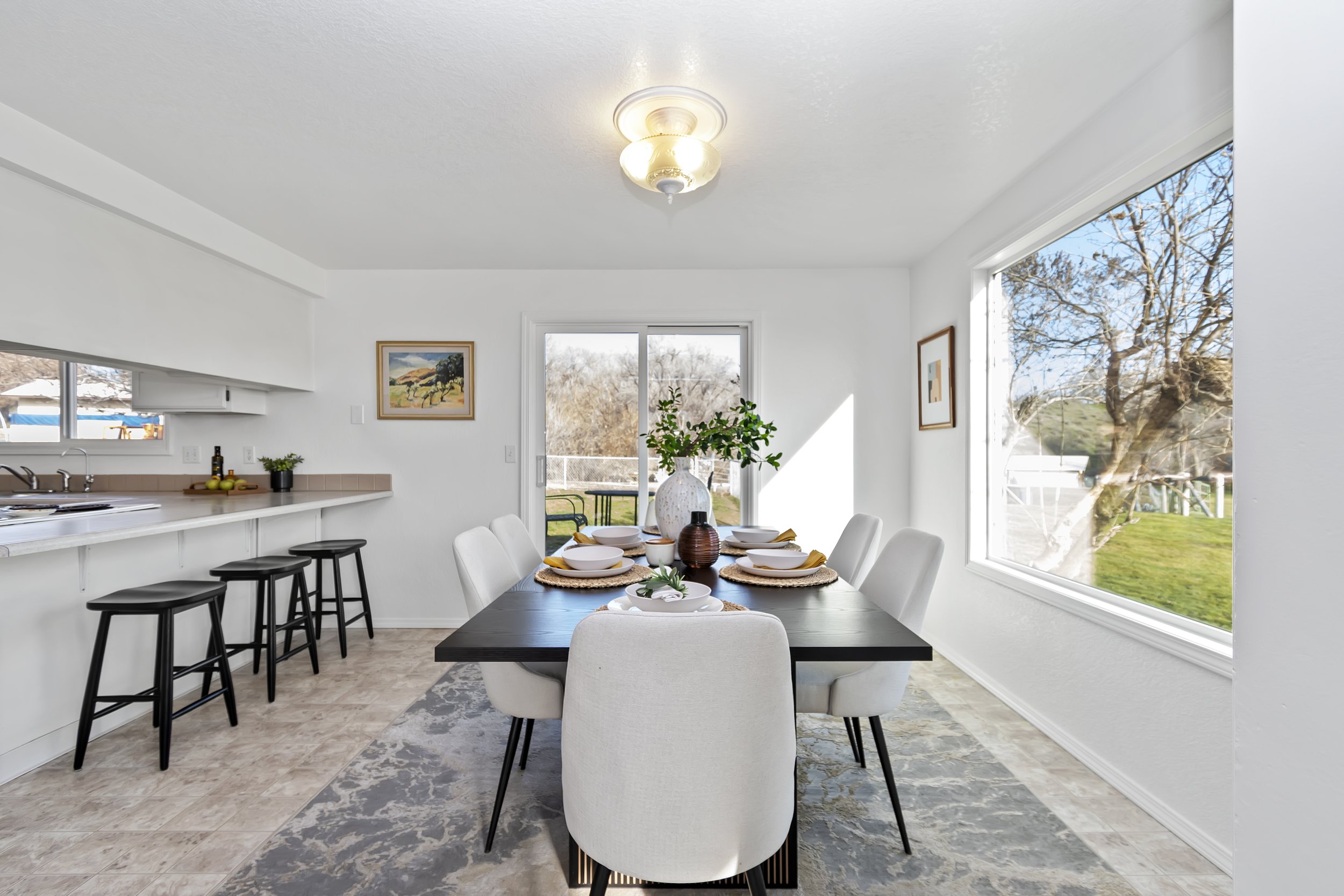 20-15750 Park View Dr_020.jpg