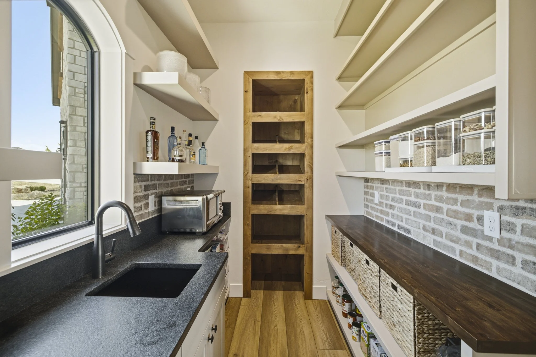 020-Interior.jpg
