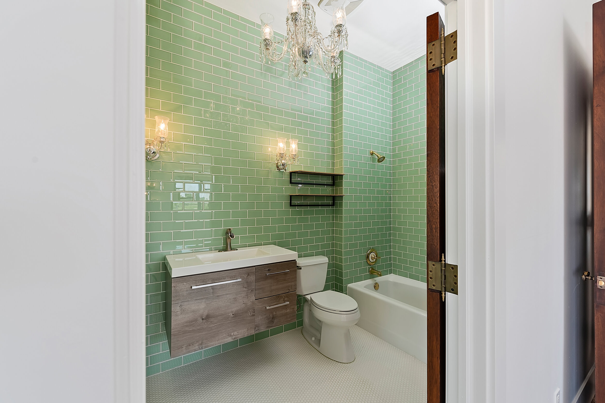061-Bathroom.jpg
