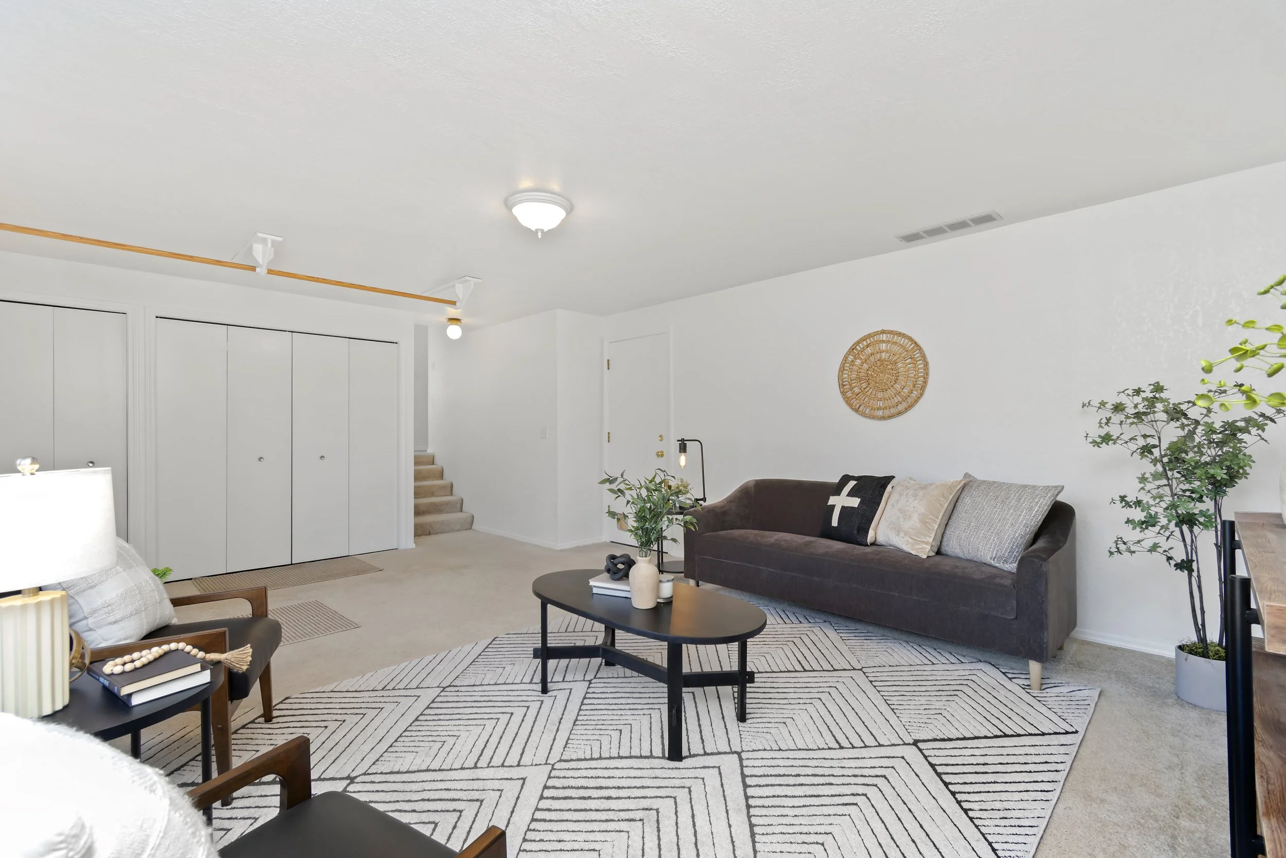 13-15750 Park View Dr_013.jpg