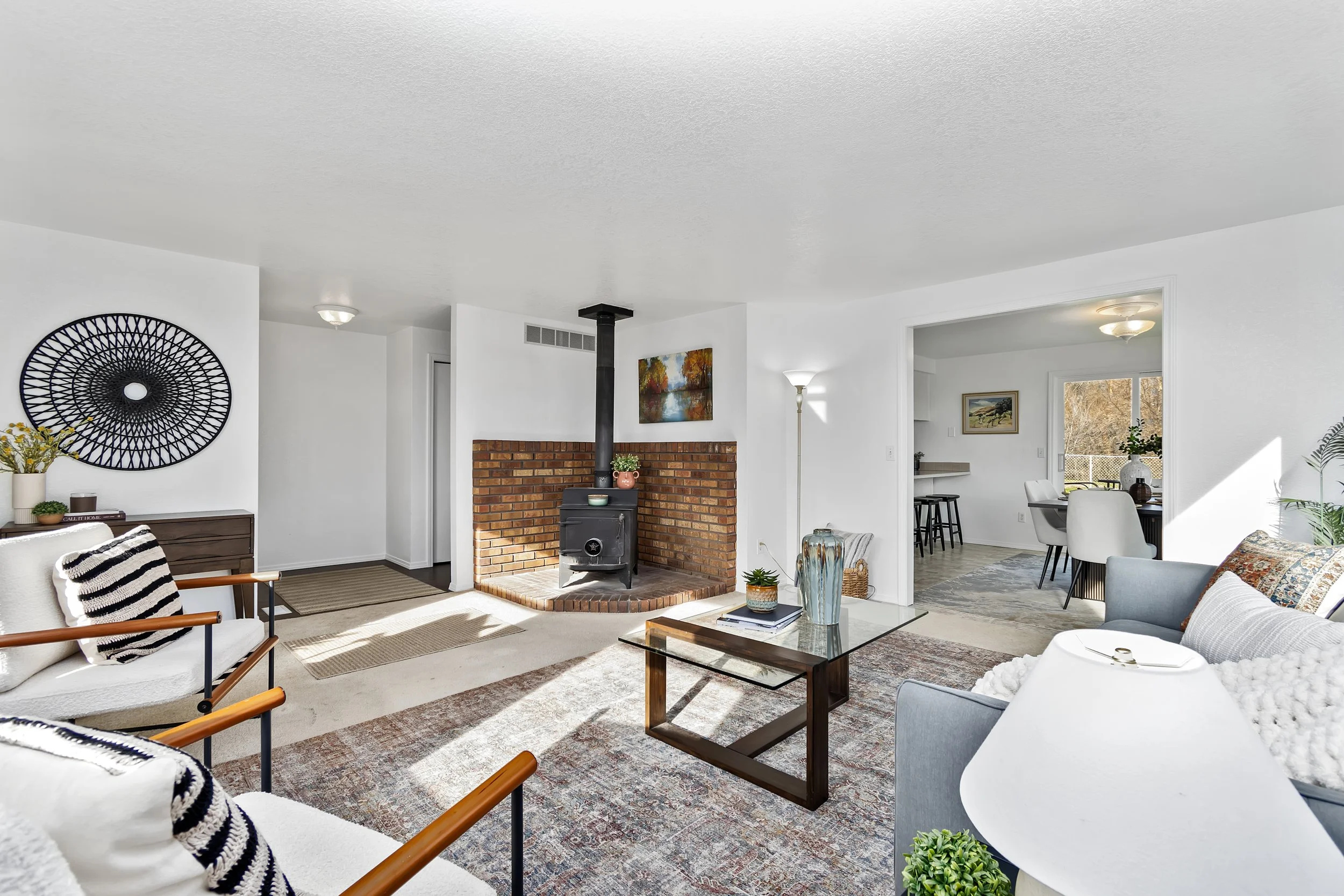 25-15750 Park View Dr_025.jpg