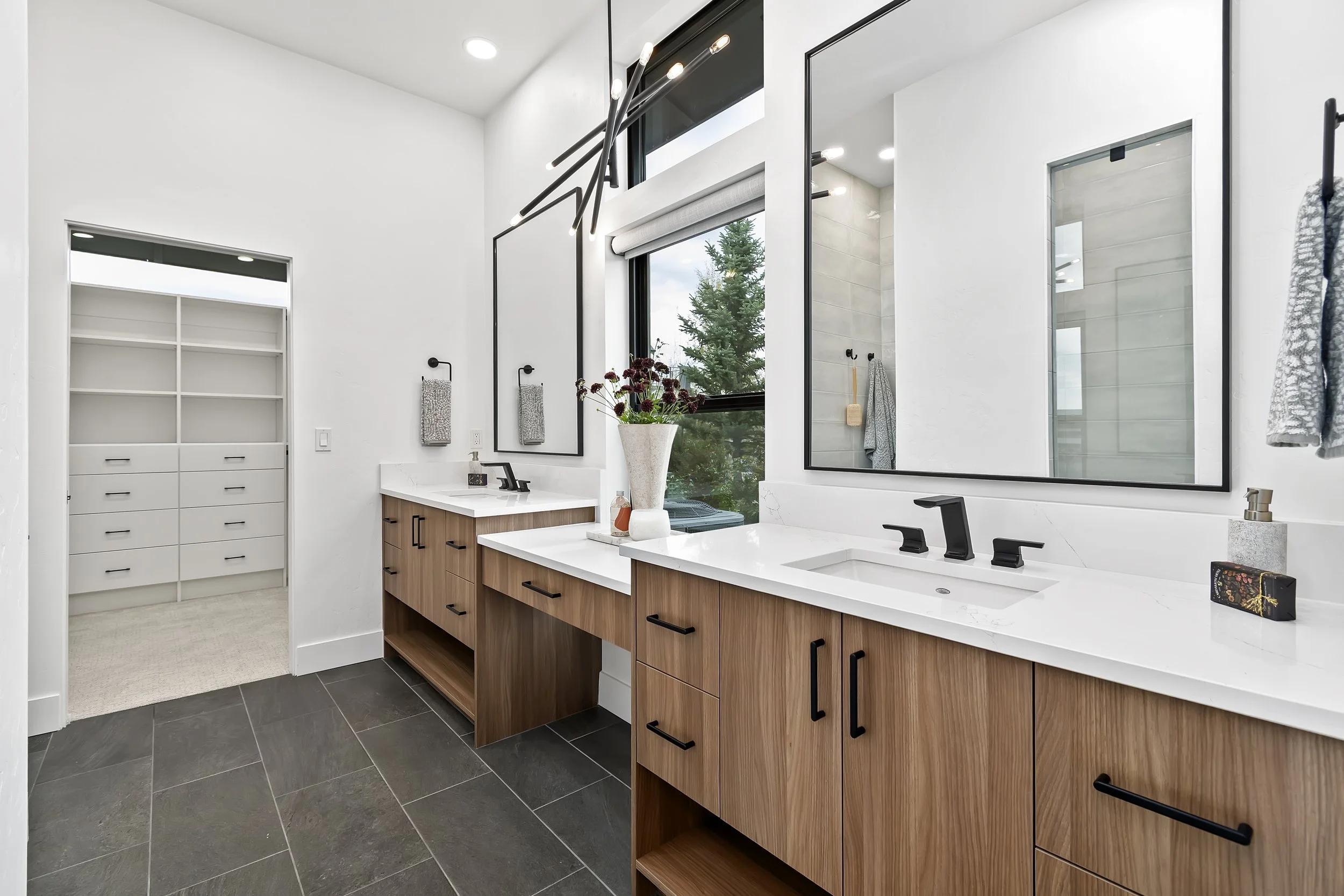 18-1302 S Dorset Ln_018.jpg
