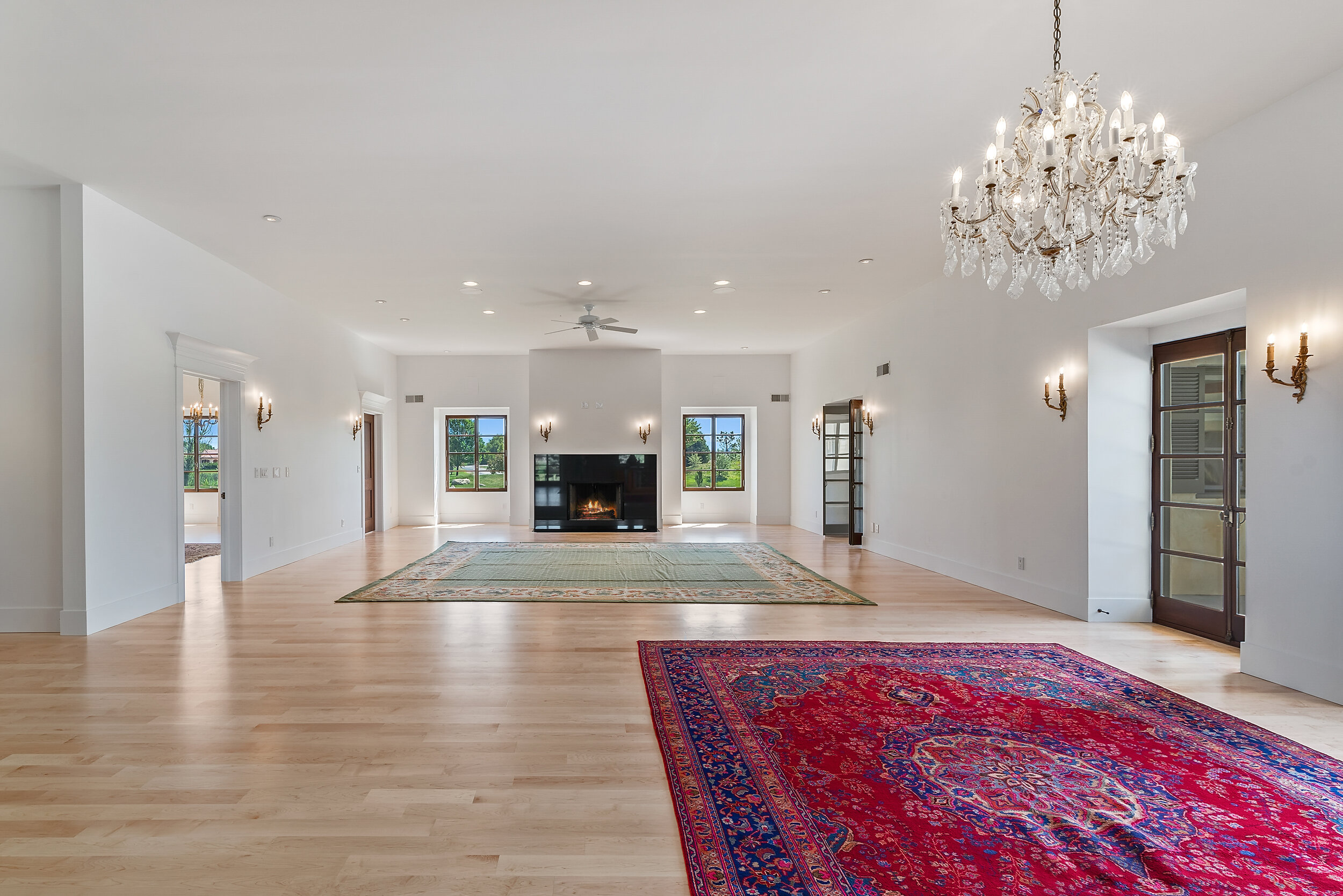 018-Interior View.jpg
