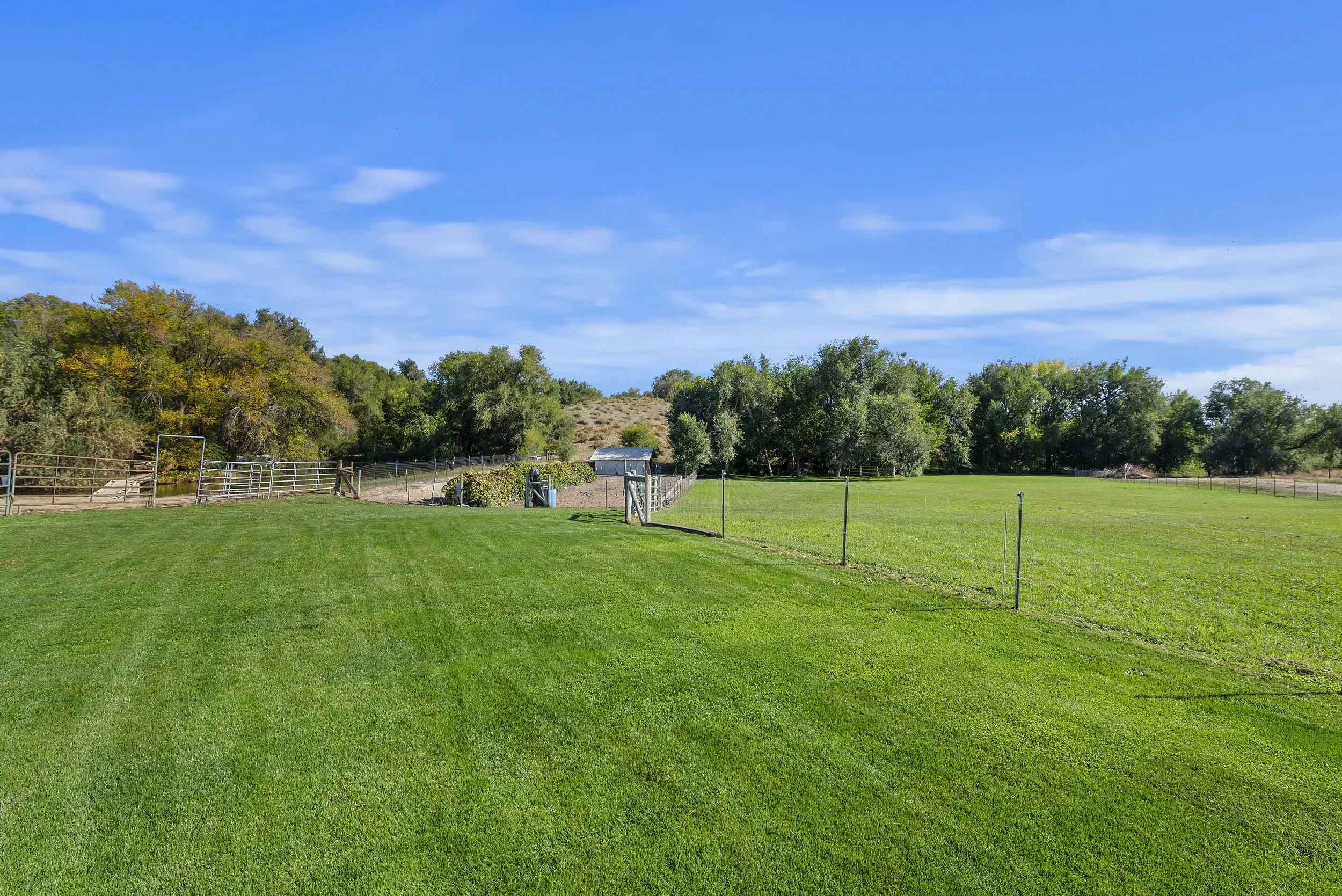 1-15750 Park View Dr_001.jpg