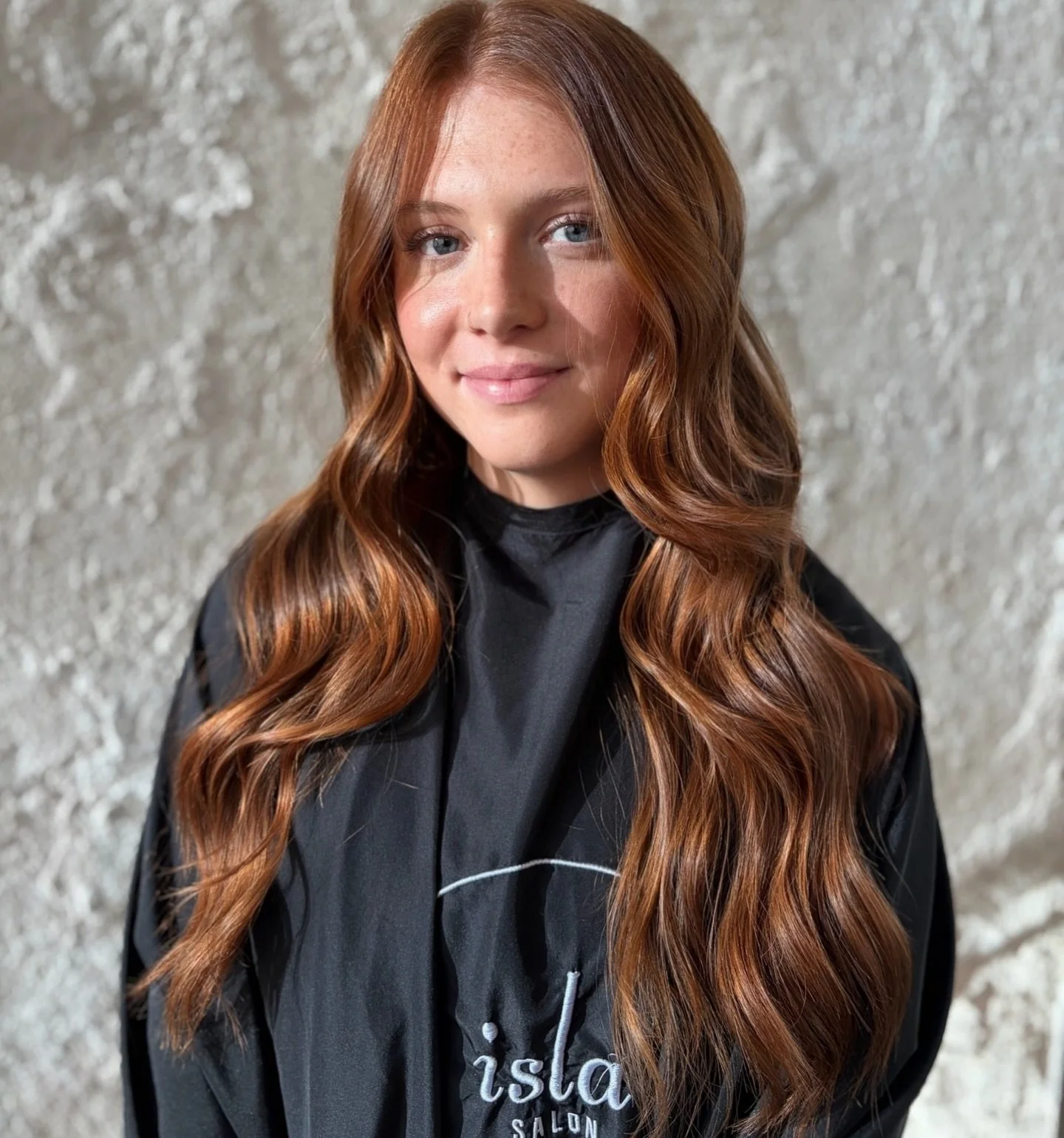 Coppery gloss perfection by @hairxjessa 
Call 303-928-9805 to schedule 
www.islasalon.com
1140 Bannock St. Denver, Colorado 

Denver Colorado Salon hairstylist Denver Handtied Hair extensions lived in blonde brunette balayage haircut 

#coloradosalon