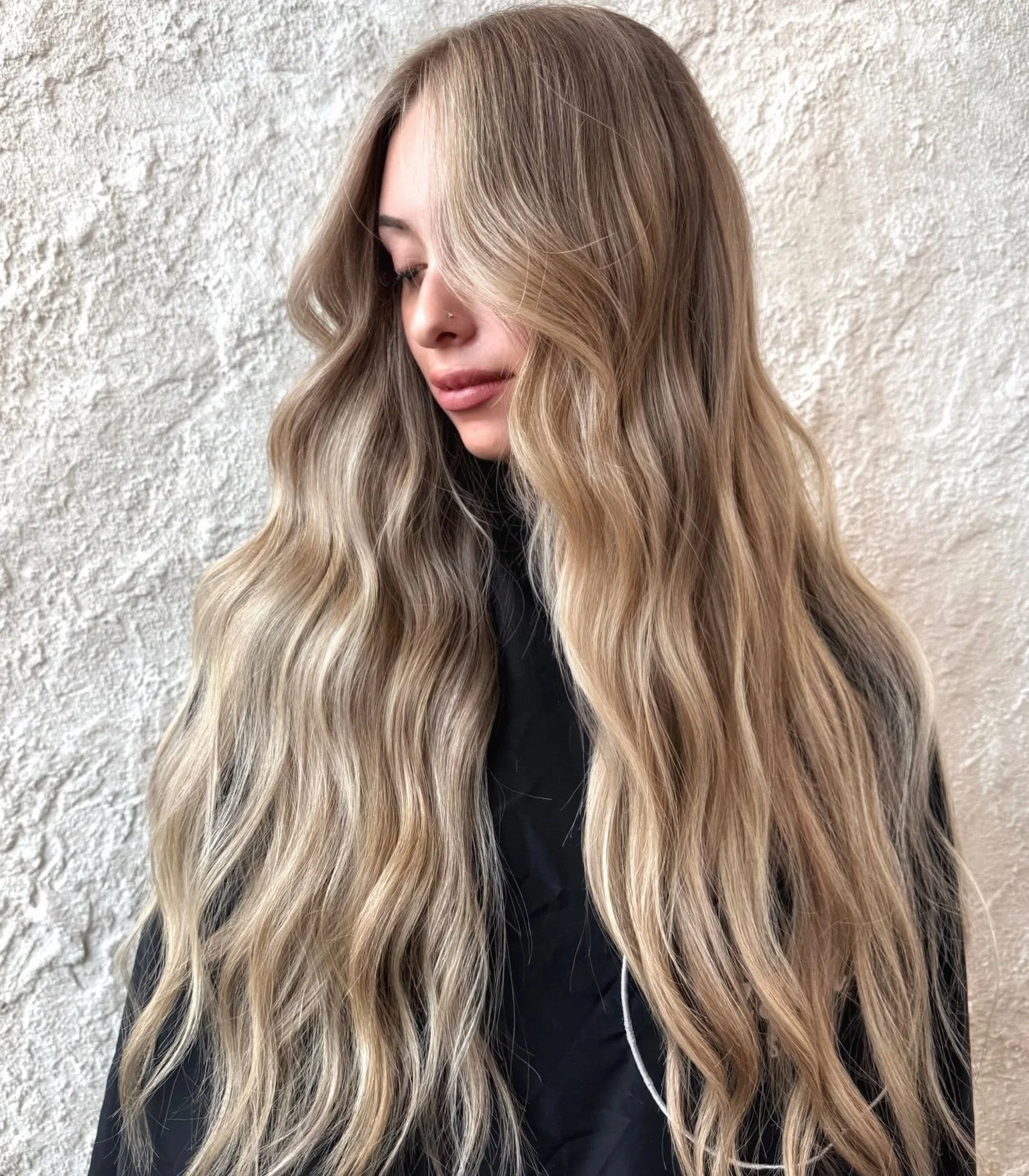 Beachy lived in blonde by @hairbysamanthataylor 
Call 303-928-9805 to schedule 
www.islasalon.com
1140 Bannock St. Denver, Colorado 

Denver Colorado Salon hairstylist Denver Handtied Hair extensions lived in blonde brunette balayage haircut 

#denve