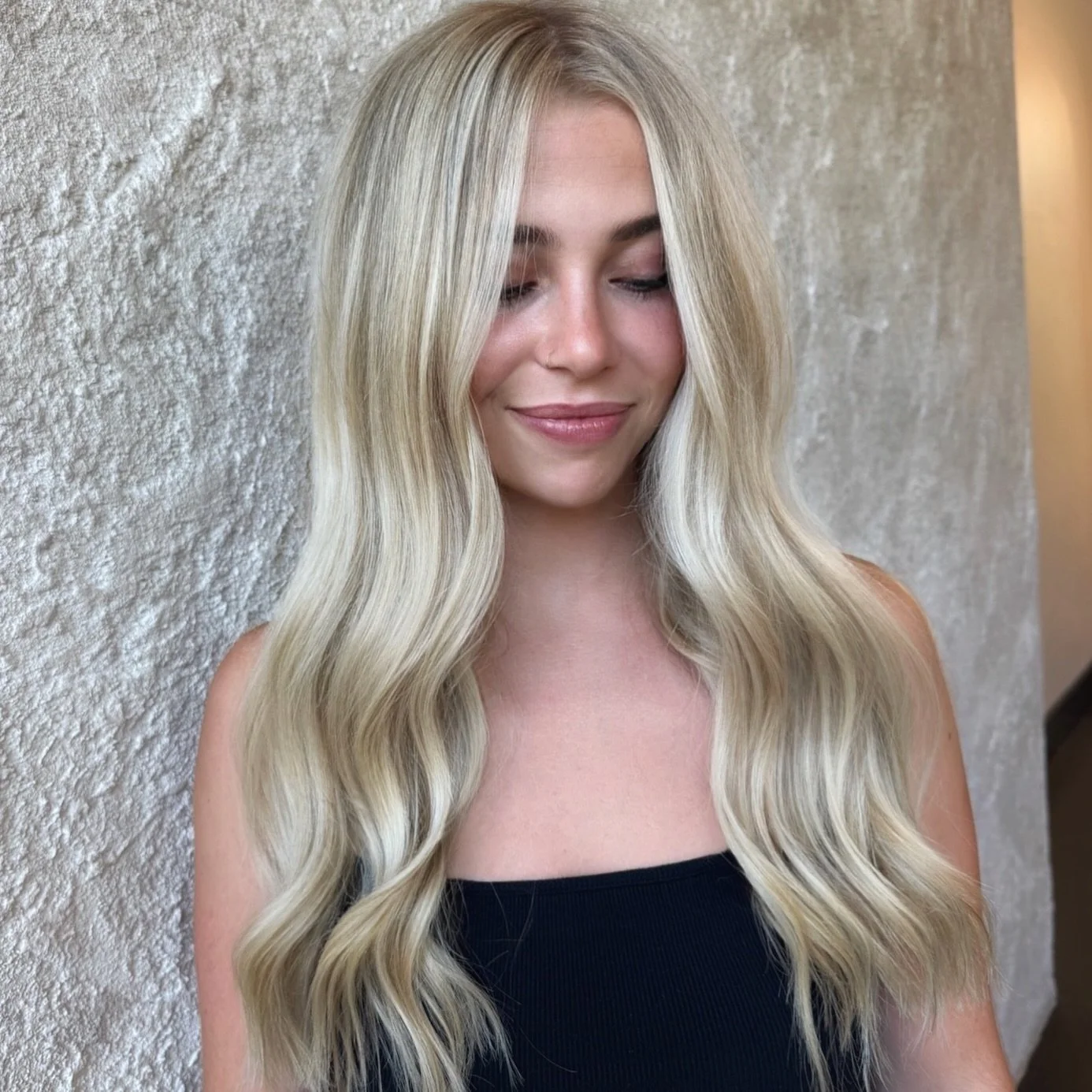 Lived in blonde by @erinbstylist 
Call 303-928-9805 to schedule 
www.islasalon.com
1140 Bannock St. Denver, Colorado 

Denver Colorado Salon hairstylist Denver Handtied Hair extensions lived in blonde brunette balayage haircut 

#denversalon #denverh
