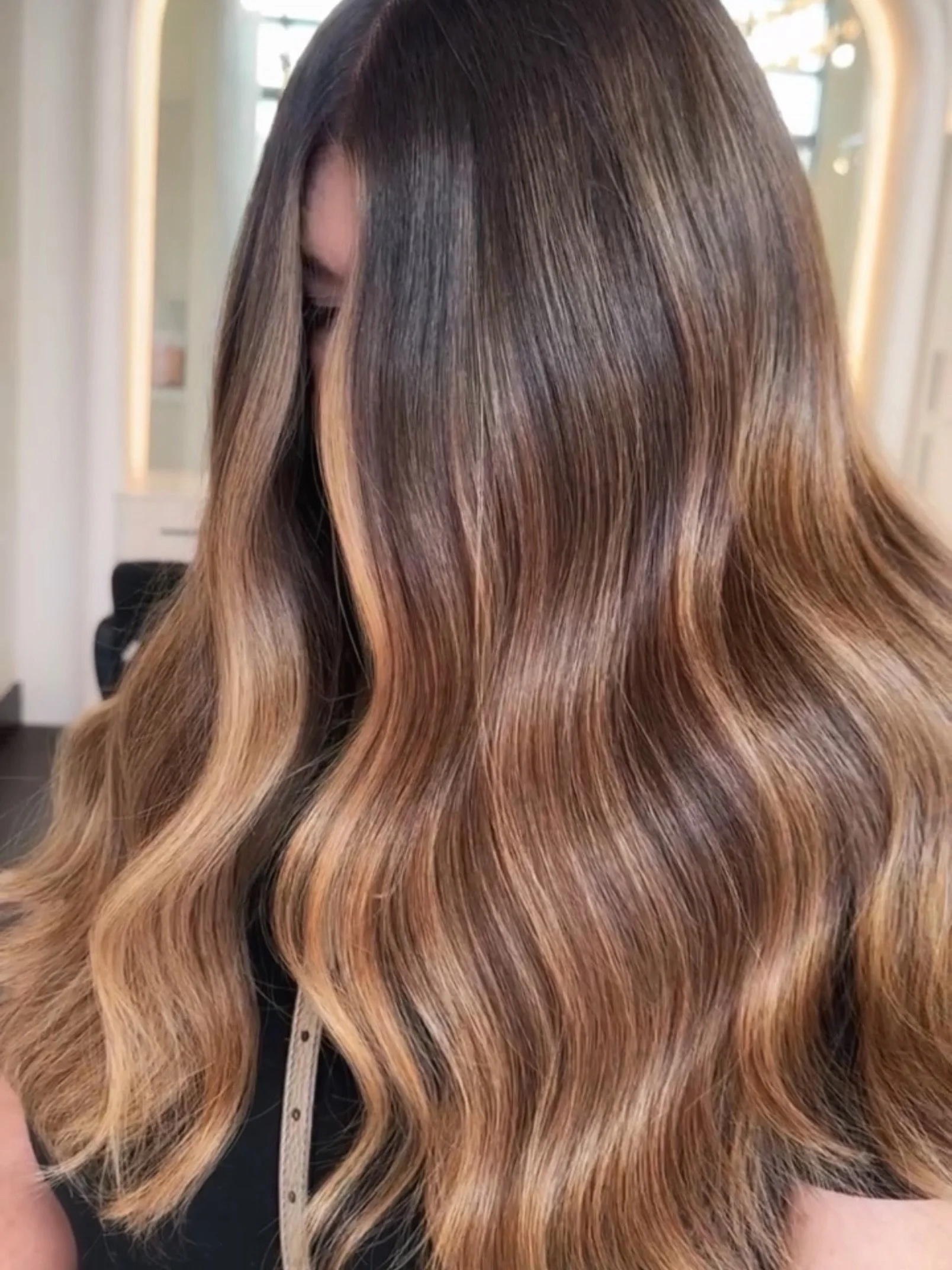 Pumpkin spice balayage 🍁🍂 by @color.by.asher 
Call 303-928-9805 to schedule 
www.islasalon.com
1140 Bannock St. Denver, Colorado 

Denver Colorado Salon hairstylist Denver Handtied Hair extensions lived in blonde brunette balayage haircut 

#denver