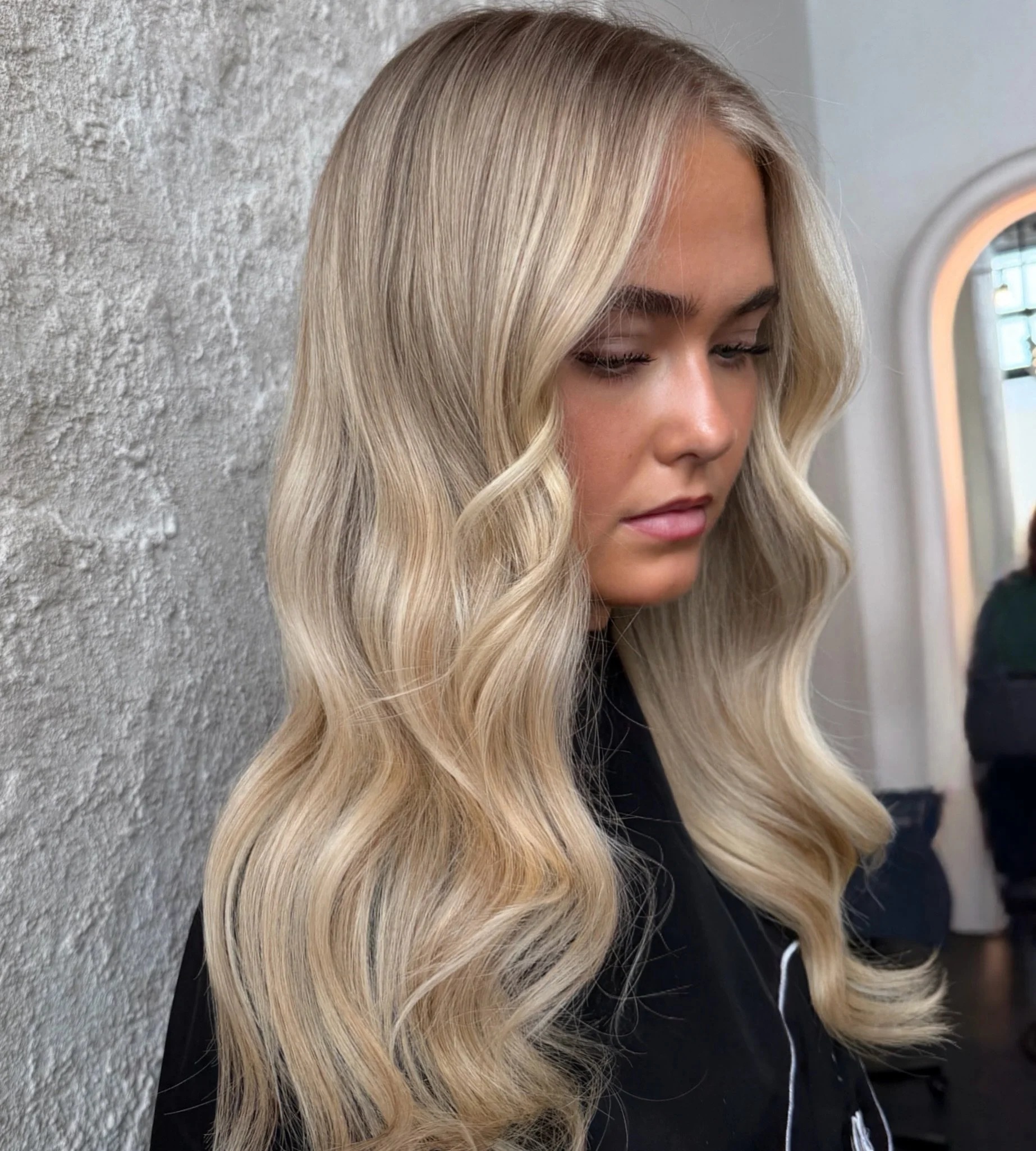Soft effortless blonde by @alliray.beauty  Call 303-928-9805 to schedule 
www.islasalon.com
1140 Bannock St. Denver, Colorado 

Denver Colorado Salon hairstylist Denver Handtied Hair extensions lived in blonde brunette balayage haircut 

#denversalon