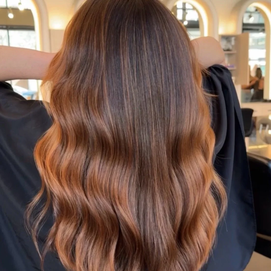 Lived in copper by @color.by.asher 
Call 303-928-9805 to schedule 
www.islasalon.com
1140 Bannock St. Denver, Colorado 

Denver Colorado Salon hairstylist Denver Handtied Hair extensions lived in blonde brunette balayage haircut 

#denversalon #denve