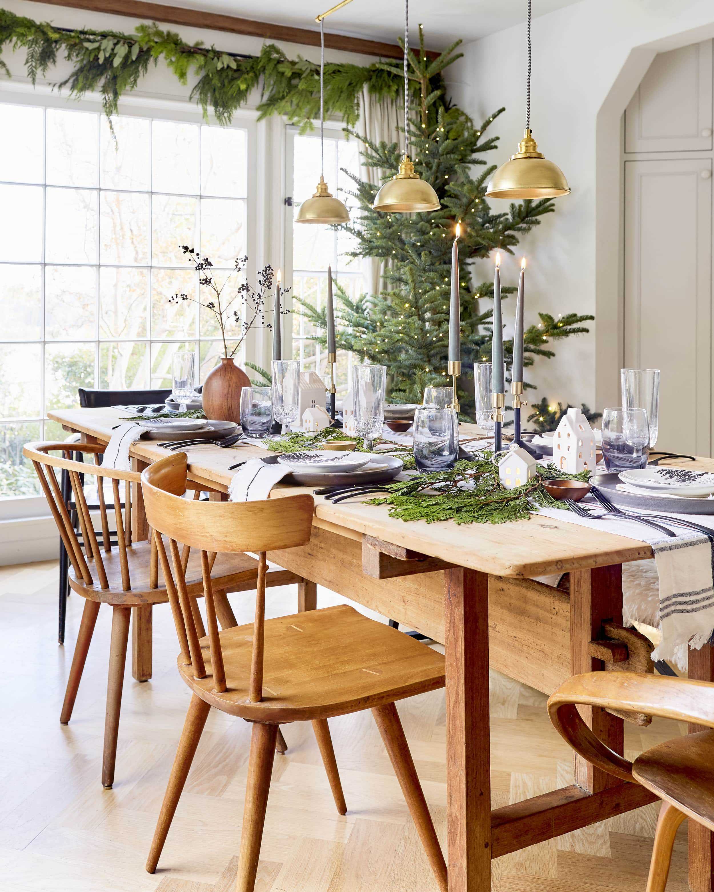 Emily_Henderson_House_Beautiful_Holiday_Tablescape_1.jpg