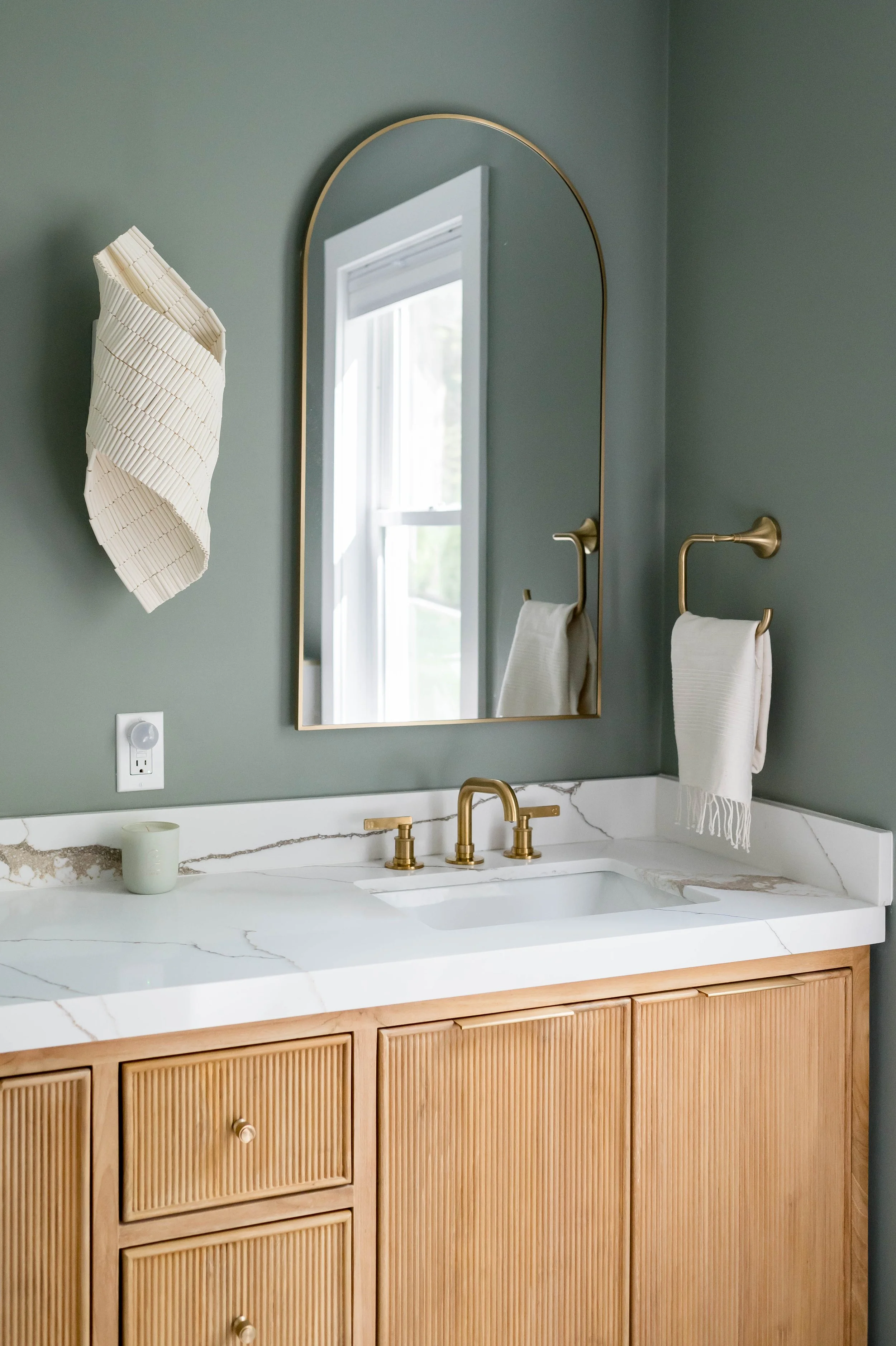 Bathroom Material Guide: What Actually Holds Up (And What Doesn’t)