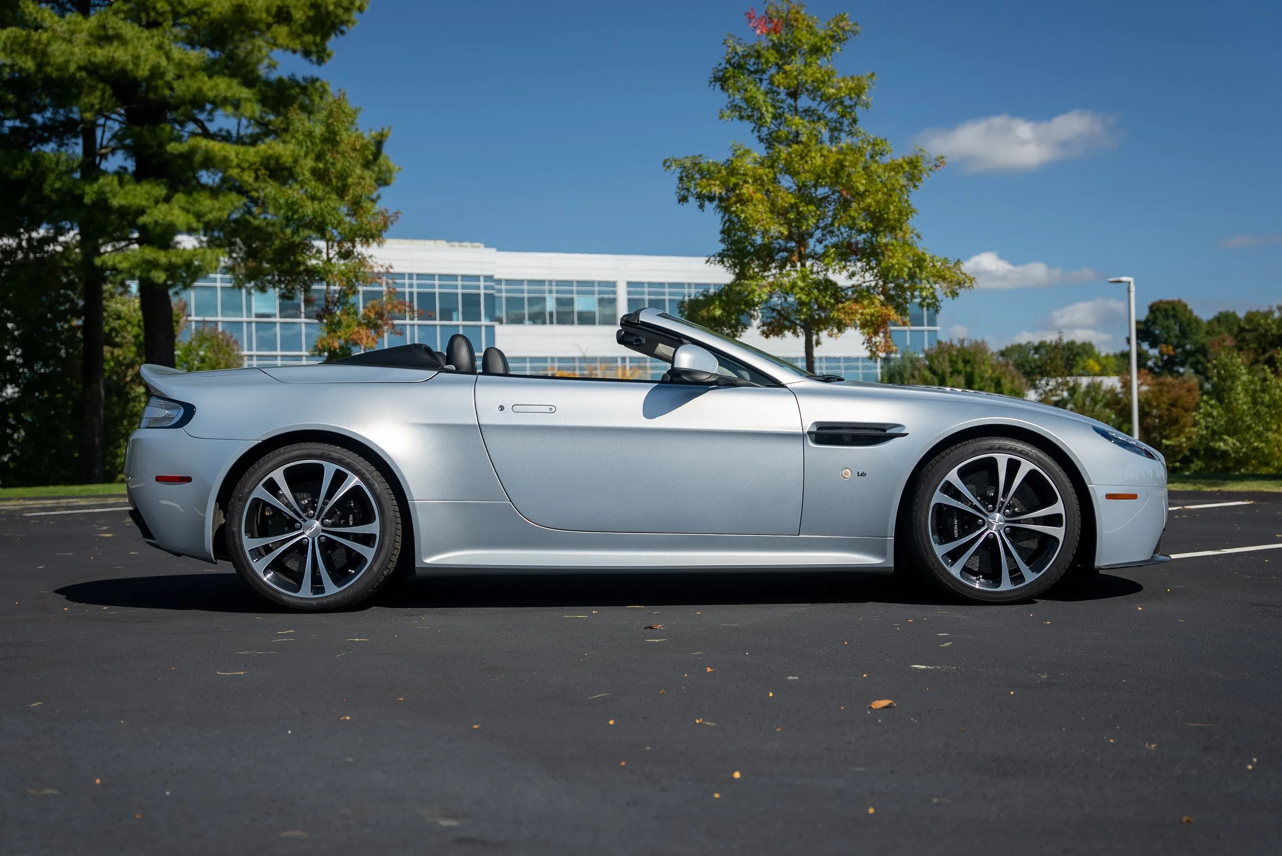 AM V12VS Color-13.jpg