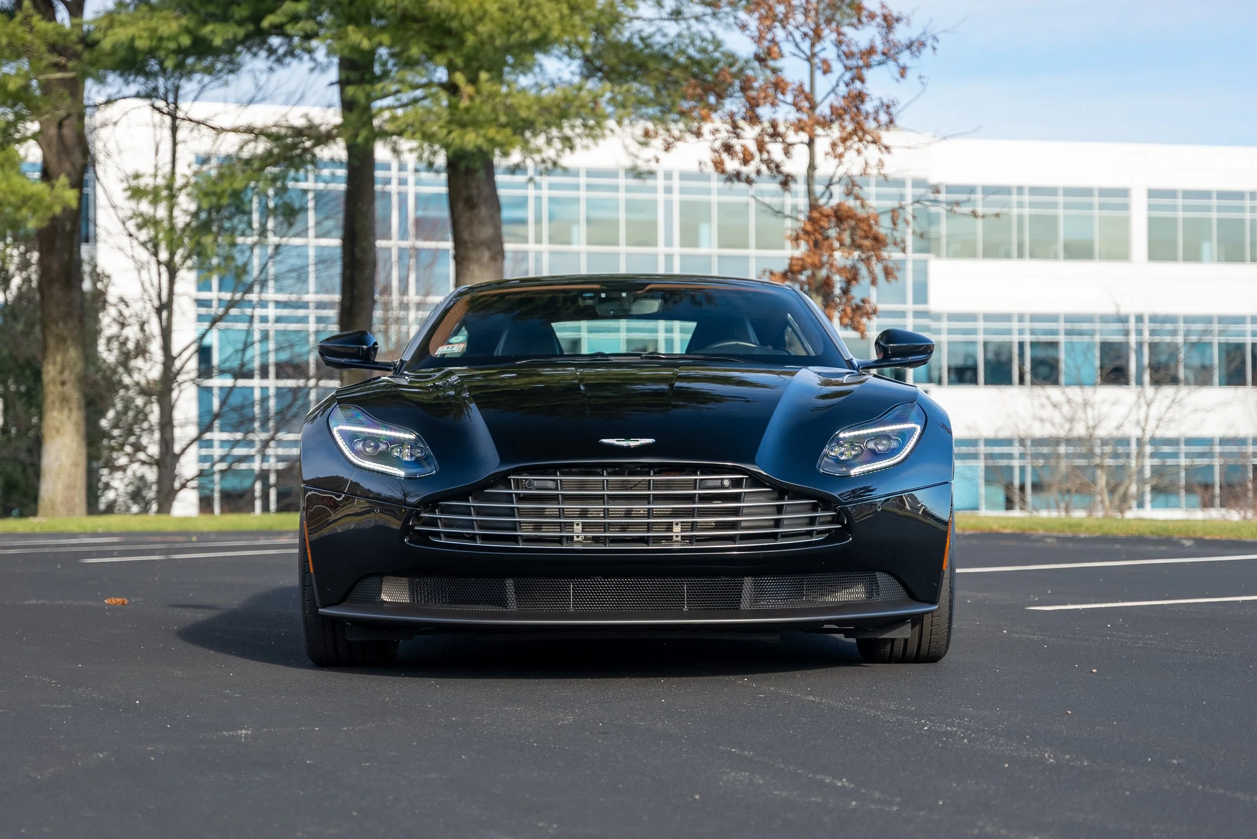 2018 DB11 V8-3.jpg